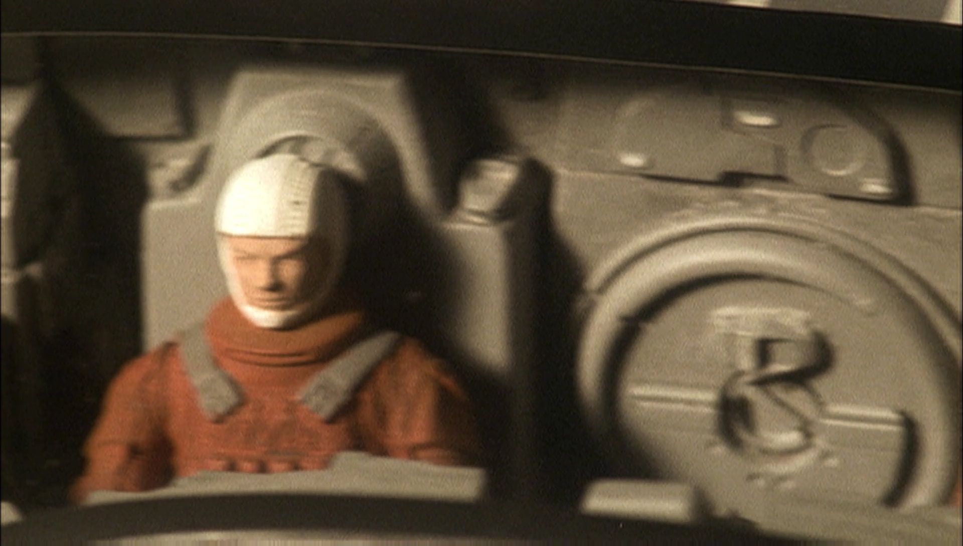 ariane179254_Enterprise_1x01-1x02_BrokenBow_0004.jpg