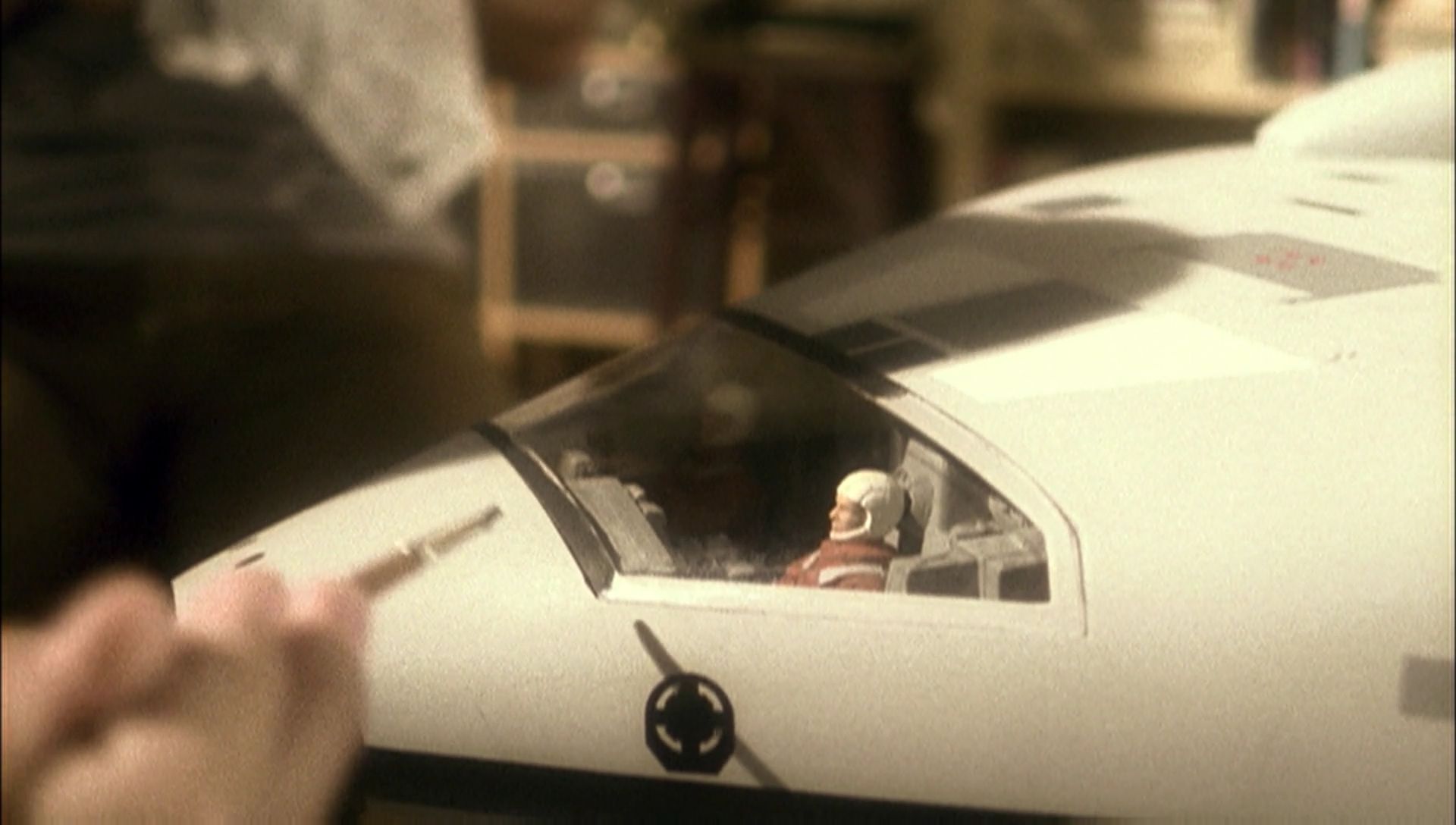 ariane179254_Enterprise_1x01-1x02_BrokenBow_0009.jpg