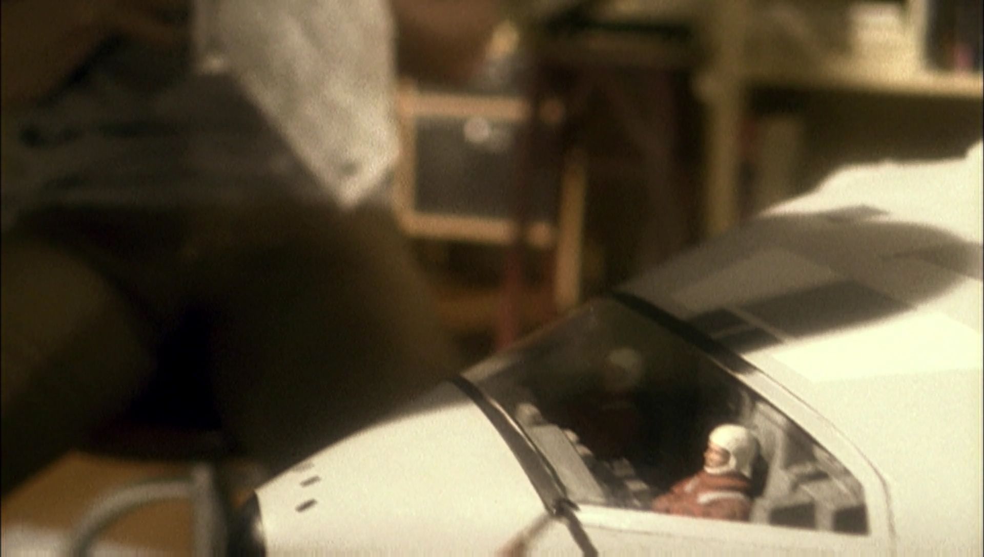 ariane179254_Enterprise_1x01-1x02_BrokenBow_0011.jpg