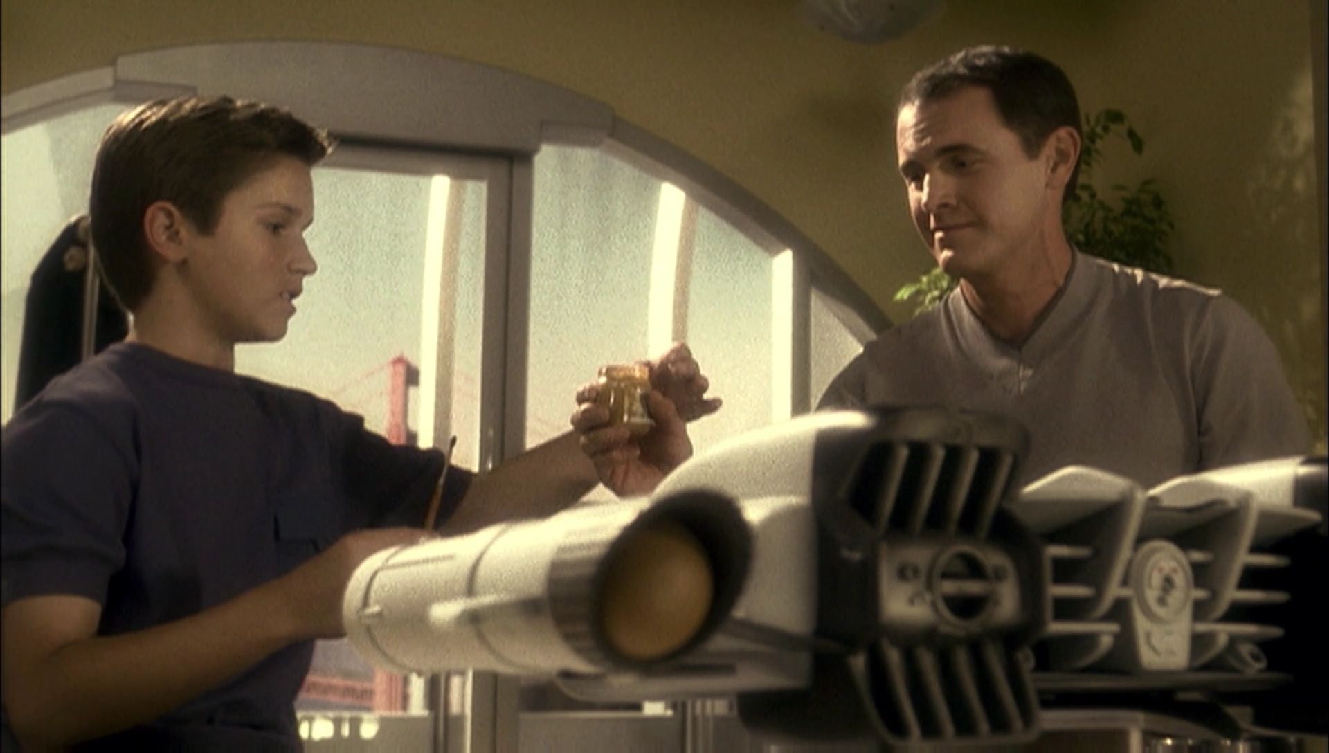 ariane179254_Enterprise_1x01-1x02_BrokenBow_0031.jpg