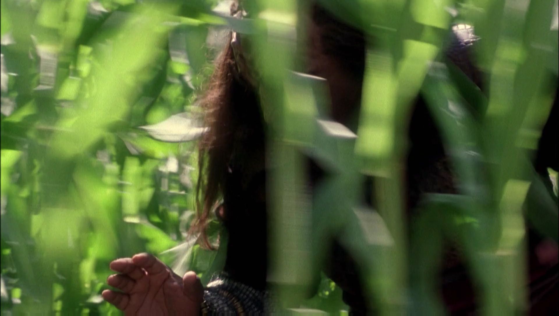 ariane179254_Enterprise_1x01-1x02_BrokenBow_0081.jpg