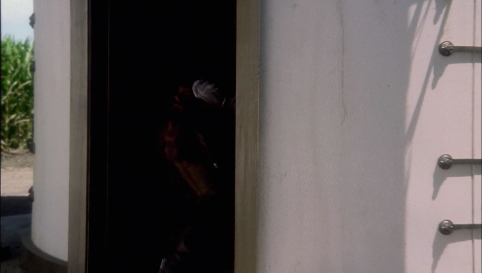 ariane179254_Enterprise_1x01-1x02_BrokenBow_0104.jpg