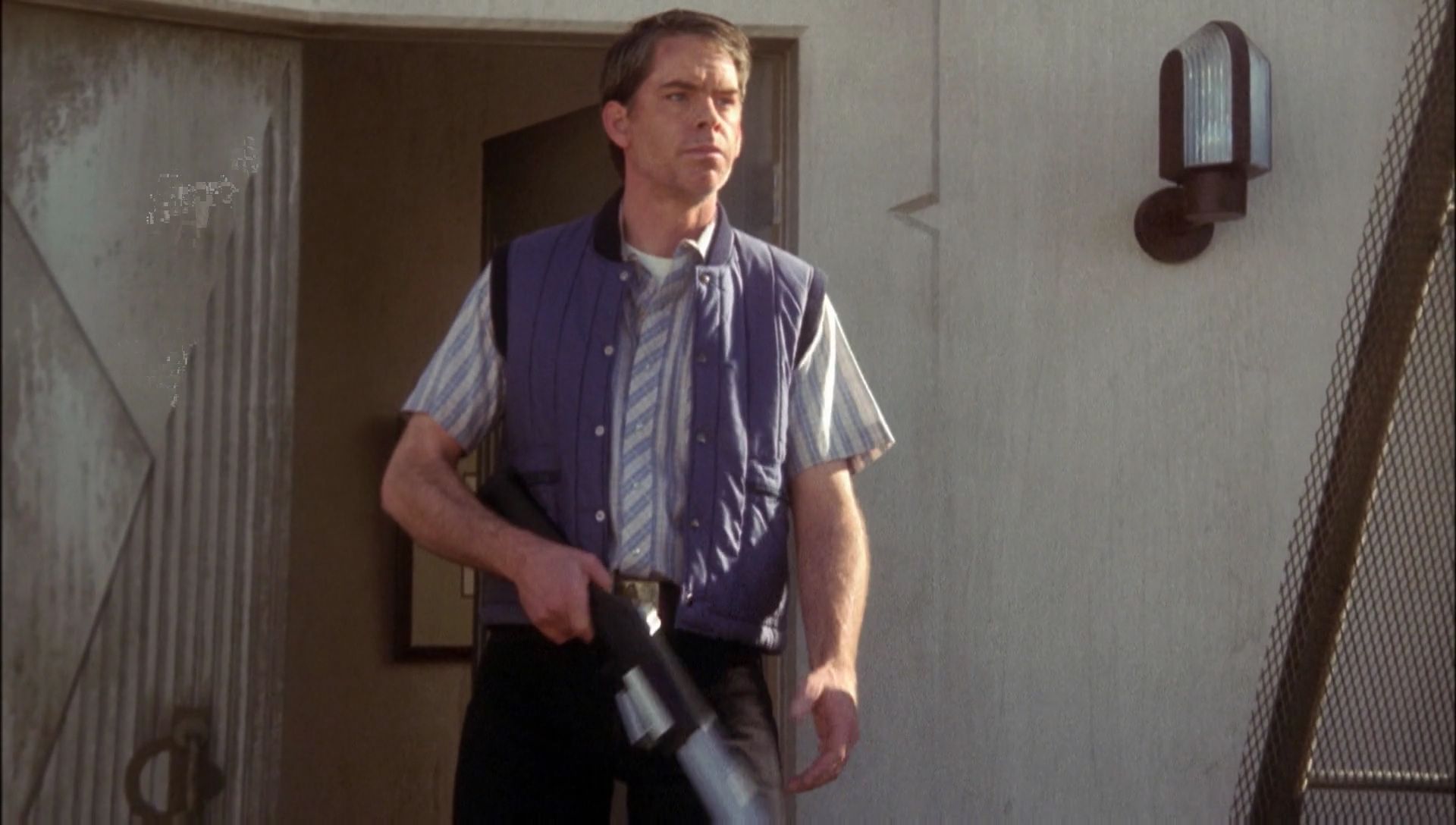 ariane179254_Enterprise_1x01-1x02_BrokenBow_0110.jpg