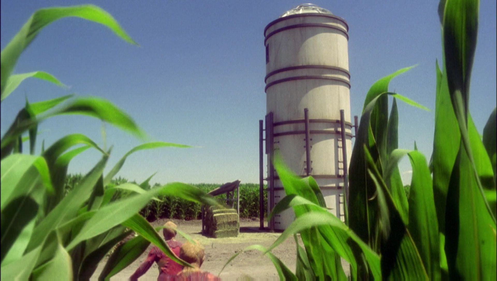 ariane179254_Enterprise_1x01-1x02_BrokenBow_0116.jpg