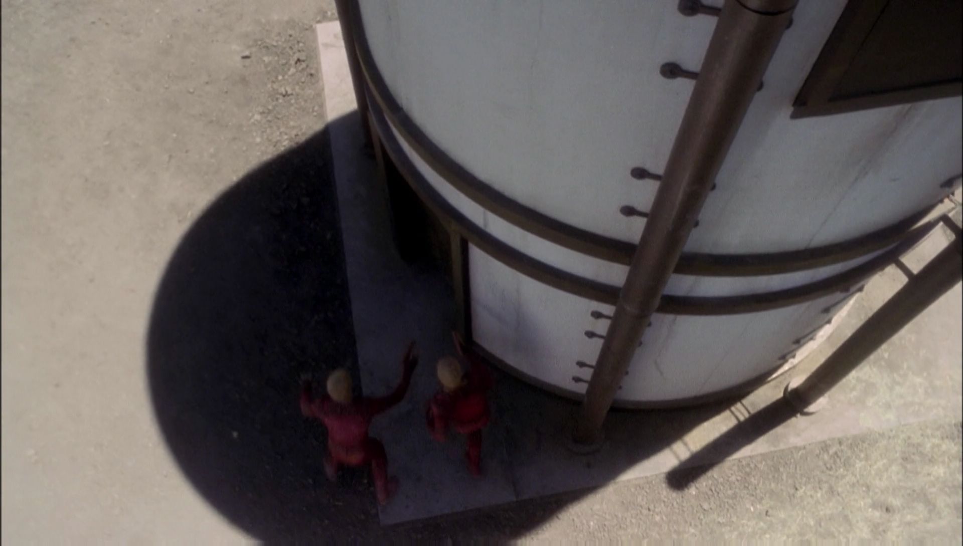 ariane179254_Enterprise_1x01-1x02_BrokenBow_0122.jpg