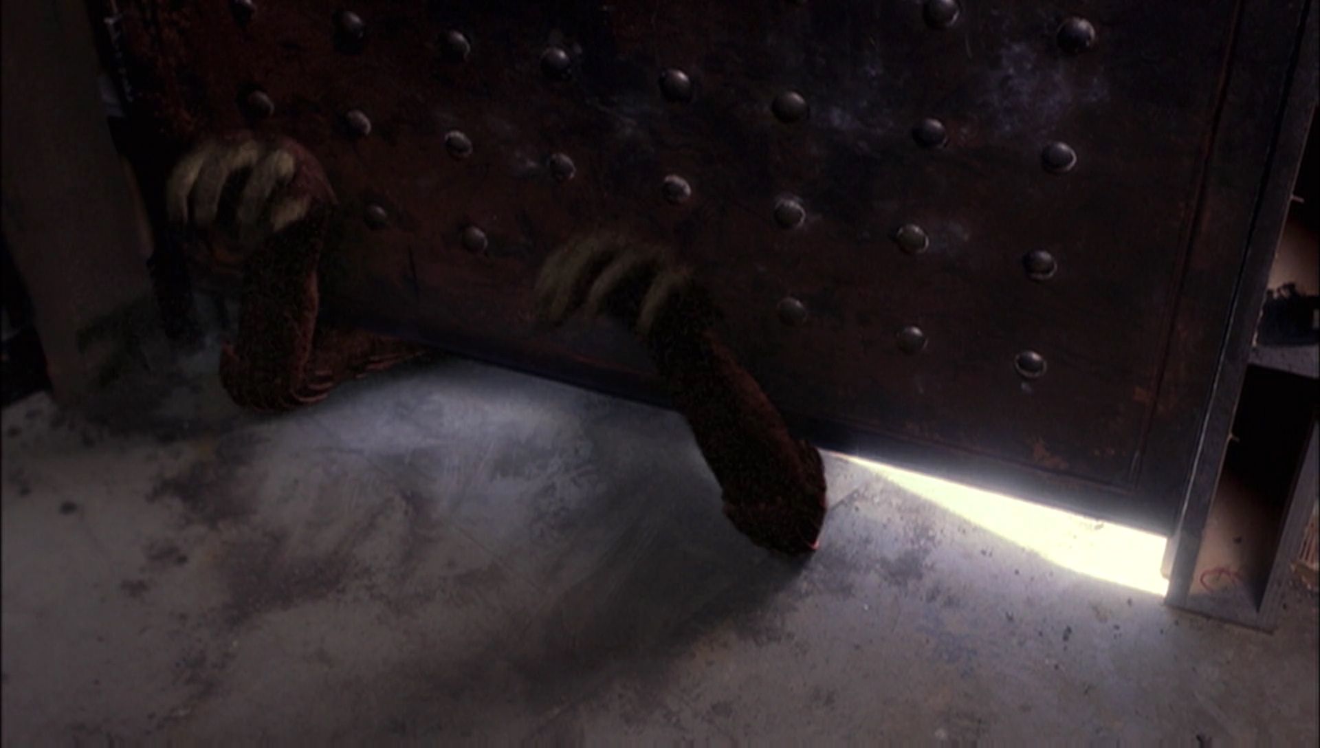 ariane179254_Enterprise_1x01-1x02_BrokenBow_0128.jpg