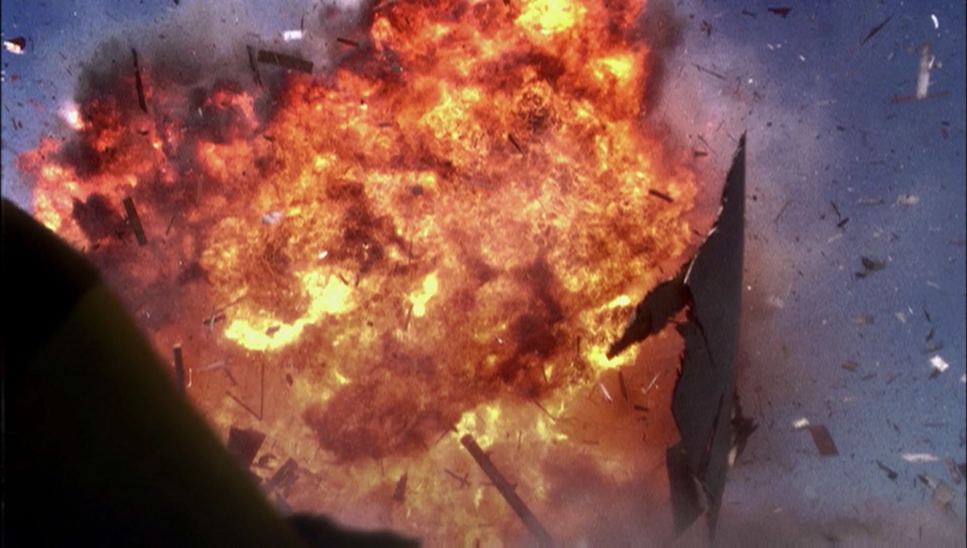 ariane179254_Enterprise_1x01-1x02_BrokenBow_0160.jpg