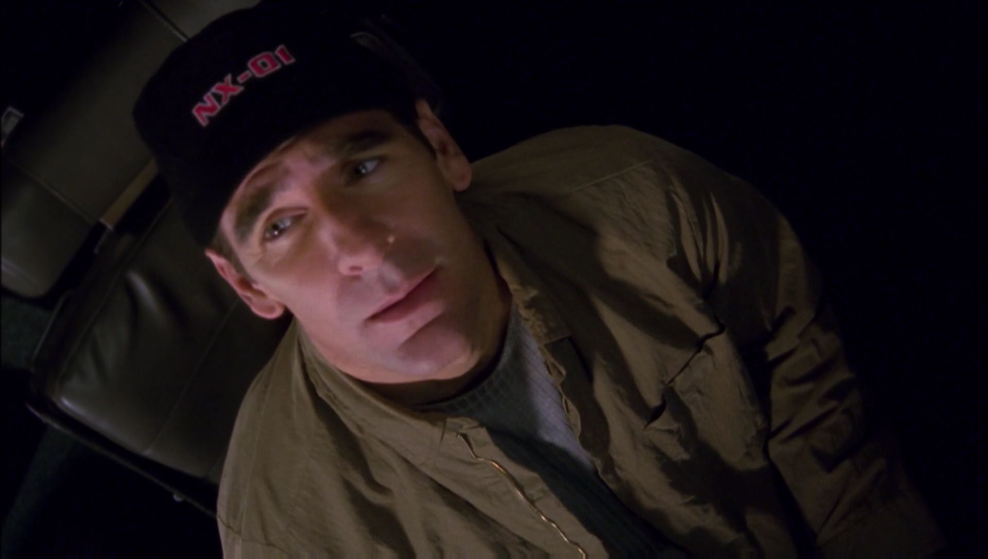 ariane179254_Enterprise_1x01-1x02_BrokenBow_0329.jpg