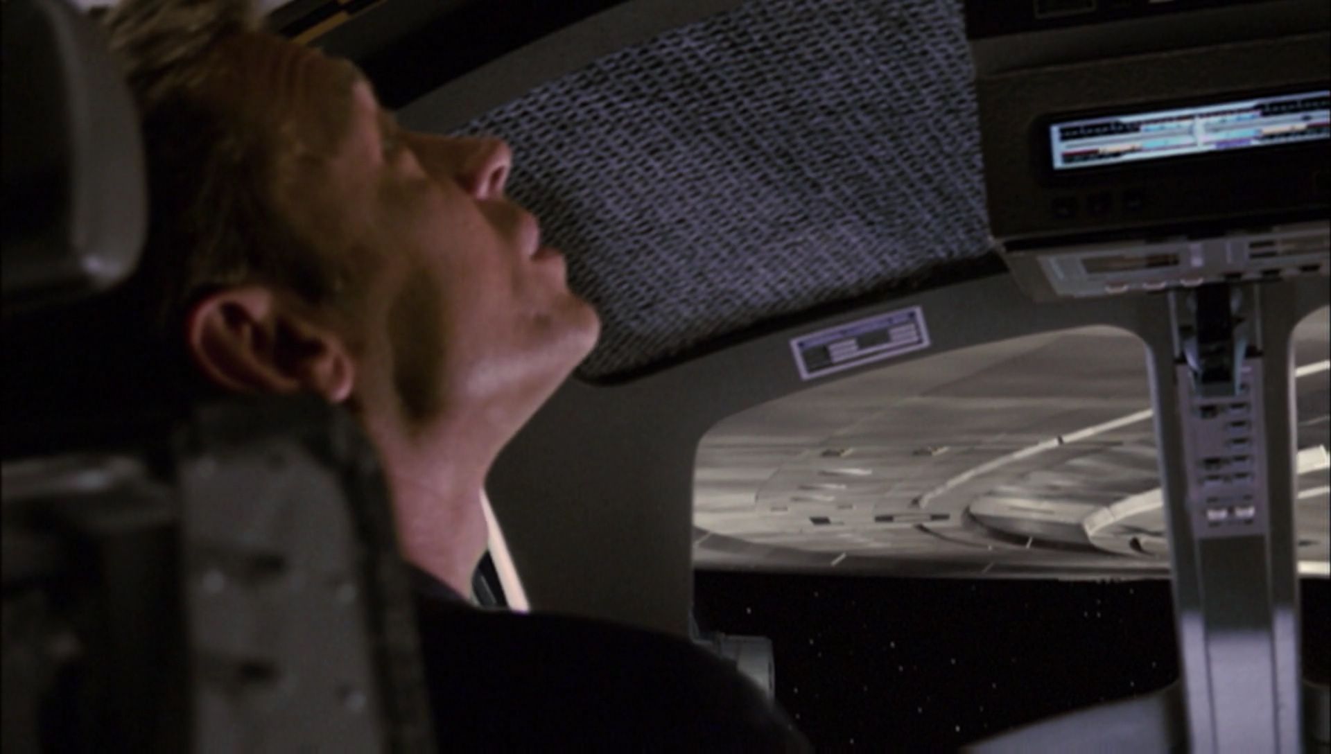 ariane179254_Enterprise_1x01-1x02_BrokenBow_0331.jpg