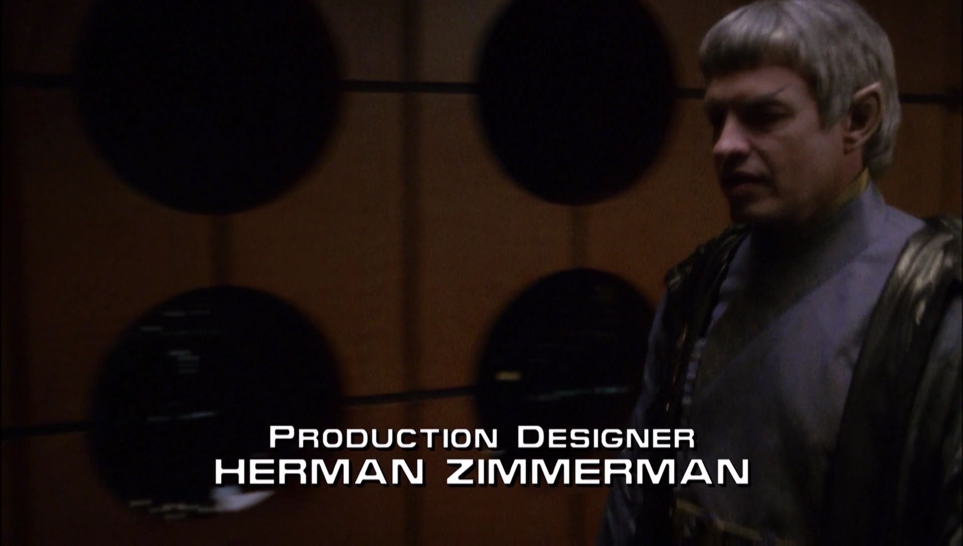 ariane179254_Enterprise_1x01-1x02_BrokenBow_0416.jpg