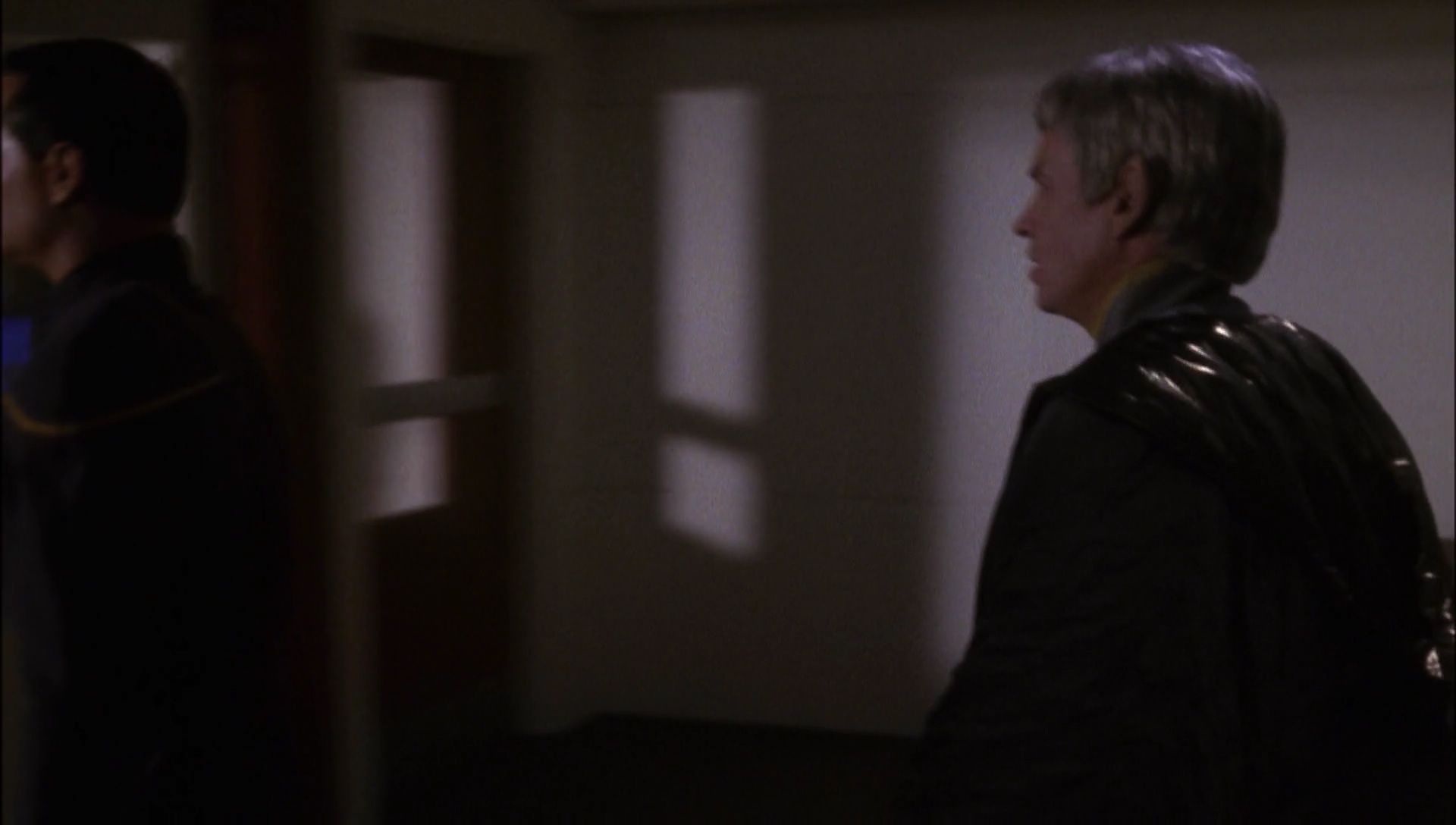 ariane179254_Enterprise_1x01-1x02_BrokenBow_0419.jpg