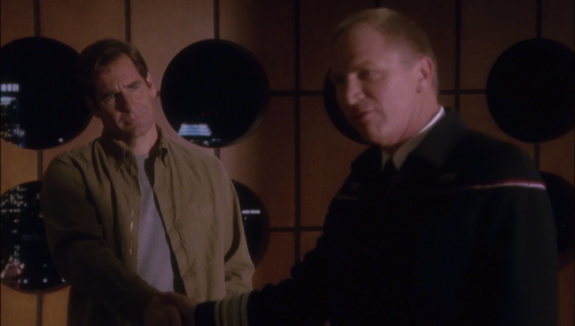 ariane179254_Enterprise_1x01-1x02_BrokenBow_0463.jpg