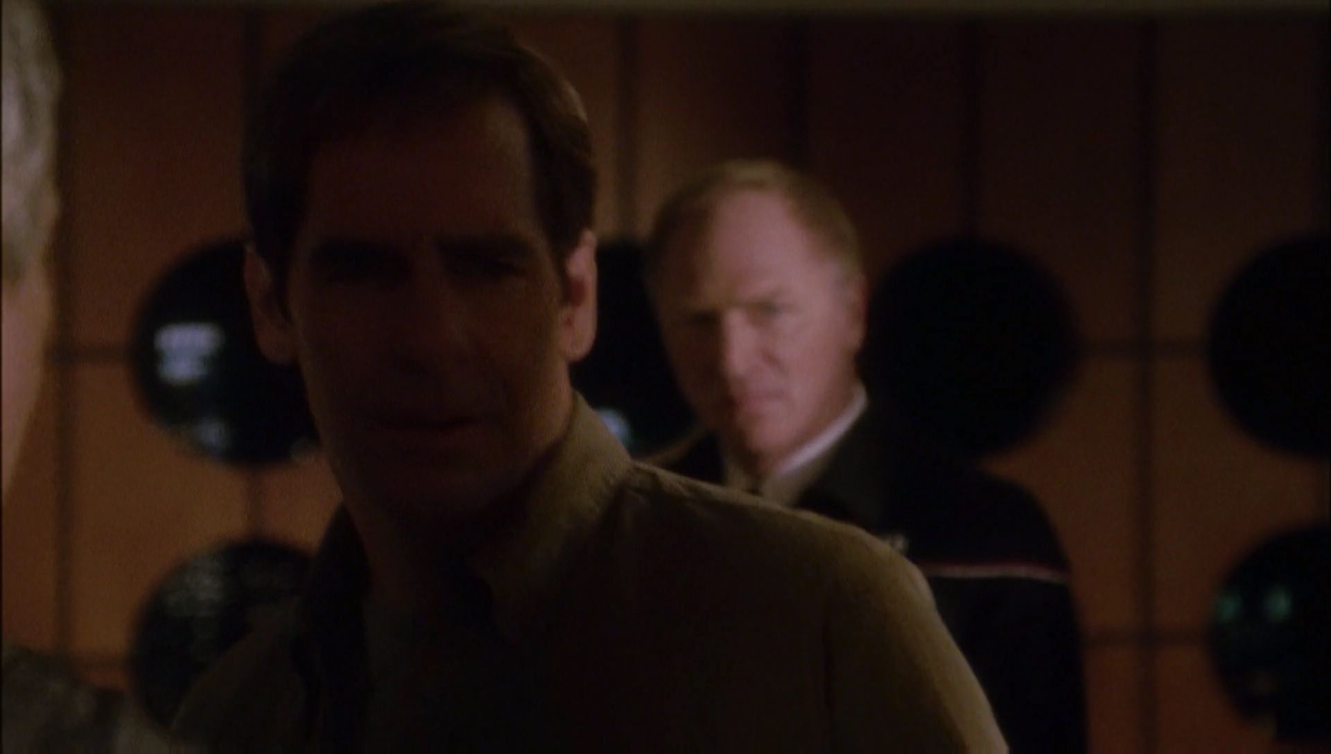 ariane179254_Enterprise_1x01-1x02_BrokenBow_0471.jpg