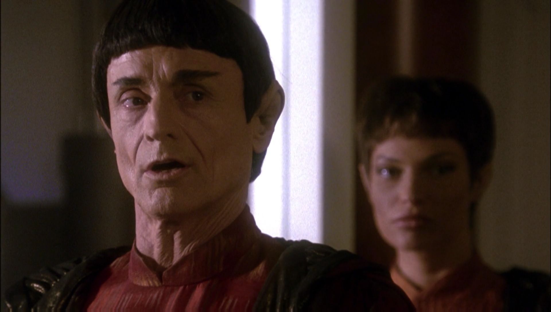 ariane179254_Enterprise_1x01-1x02_BrokenBow_0477.jpg