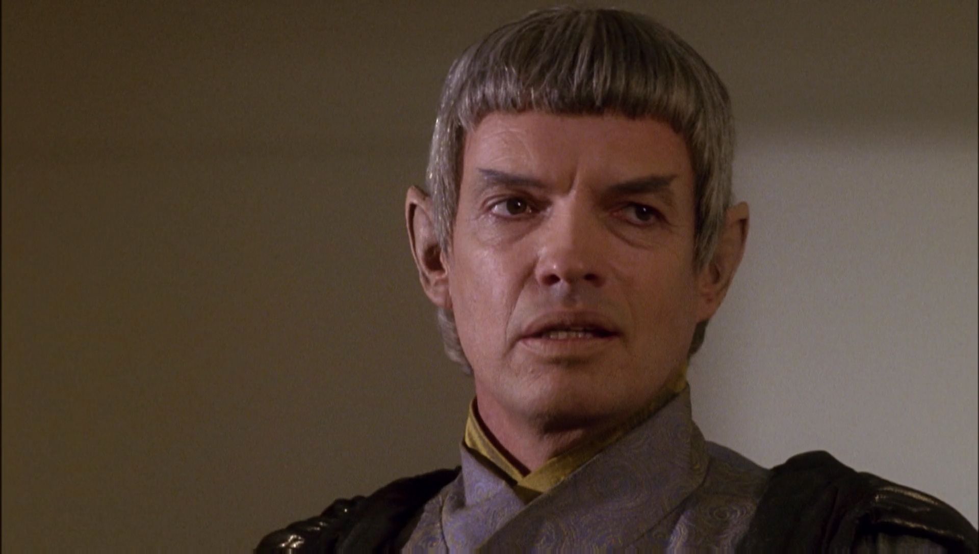 ariane179254_Enterprise_1x01-1x02_BrokenBow_0509.jpg