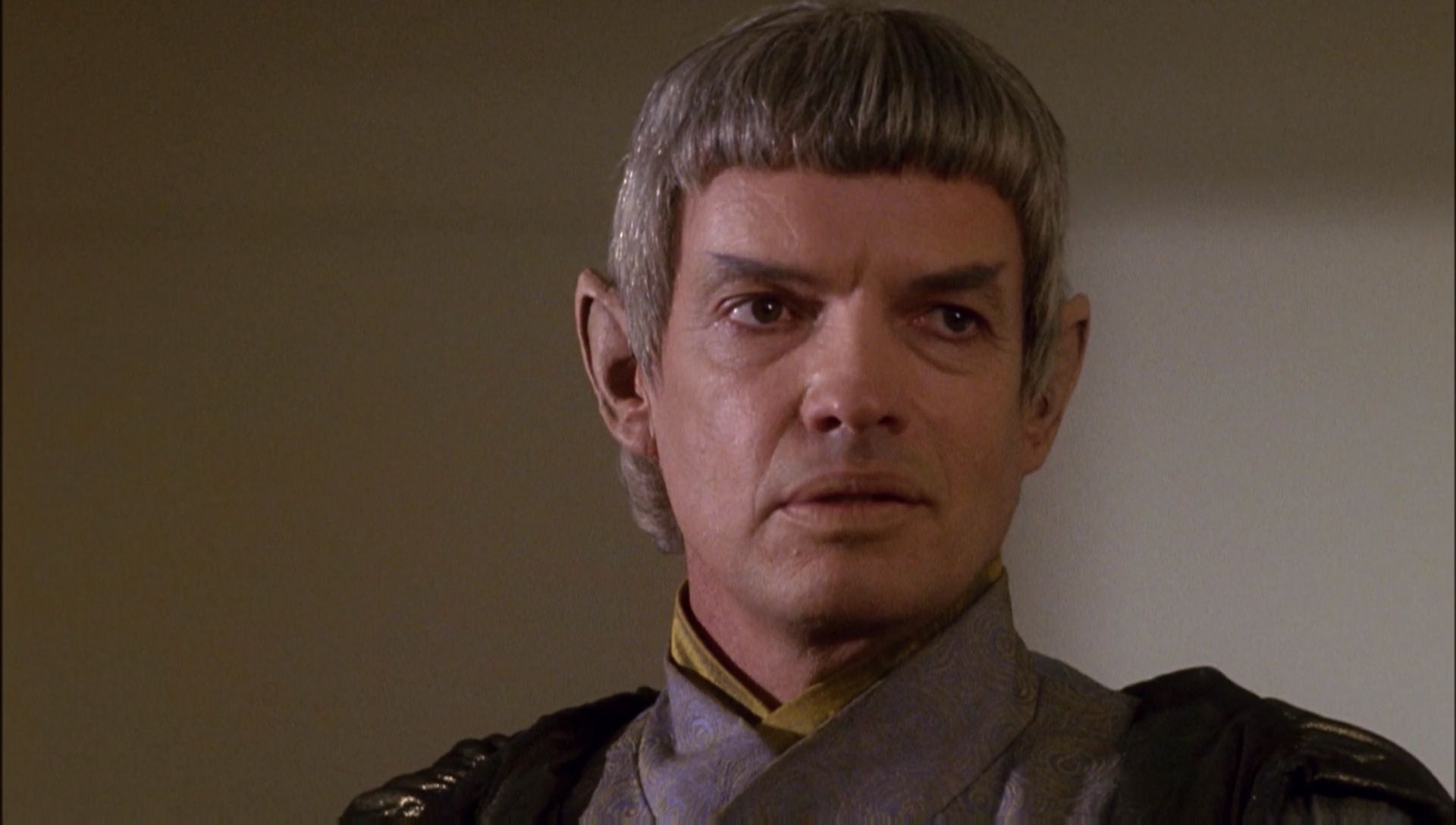 ariane179254_Enterprise_1x01-1x02_BrokenBow_0510.jpg