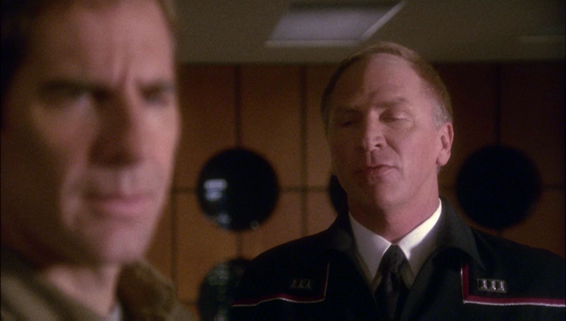 ariane179254_Enterprise_1x01-1x02_BrokenBow_0515.jpg