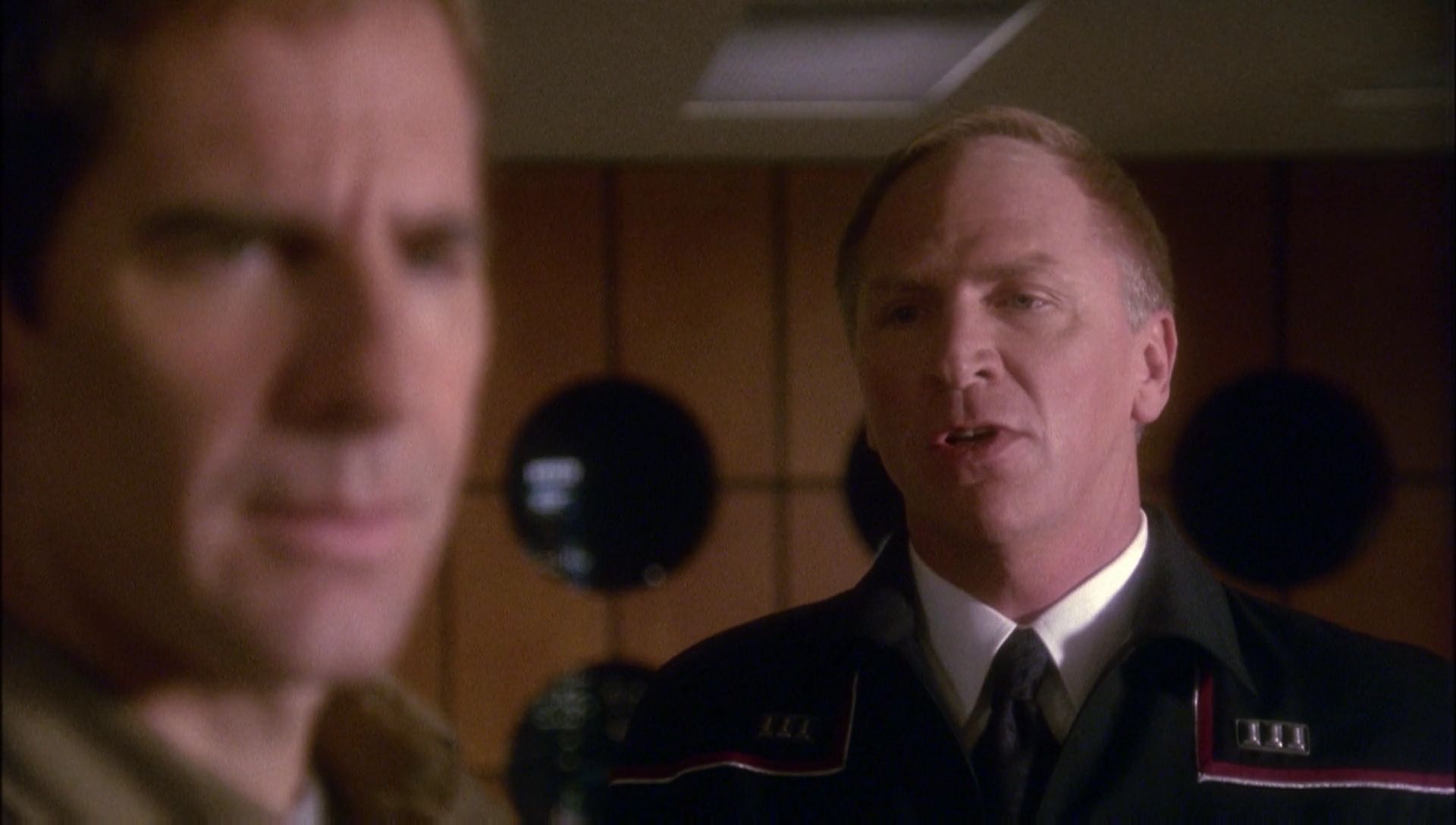 ariane179254_Enterprise_1x01-1x02_BrokenBow_0516.jpg