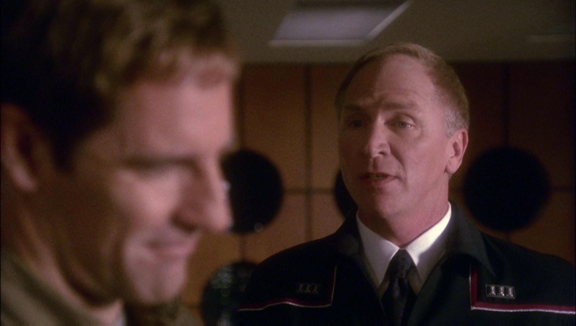 ariane179254_Enterprise_1x01-1x02_BrokenBow_0517.jpg