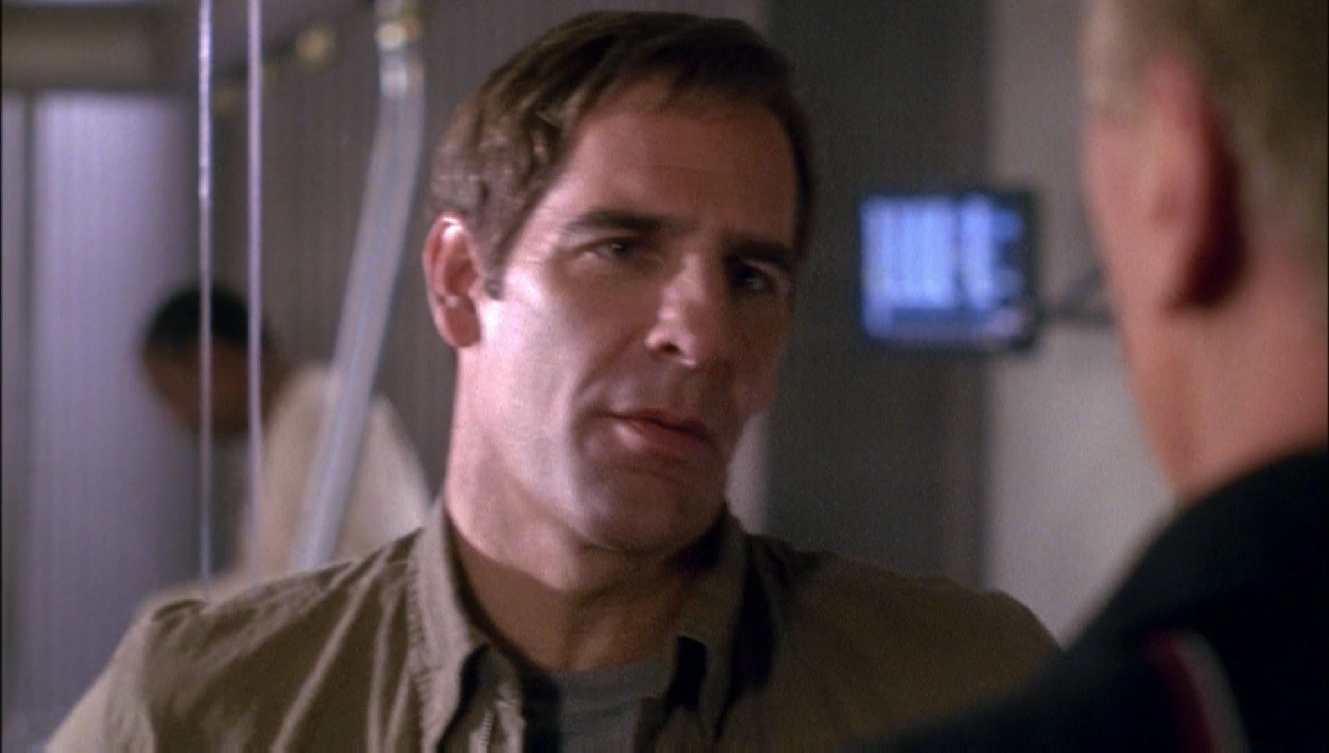 ariane179254_Enterprise_1x01-1x02_BrokenBow_0523.jpg