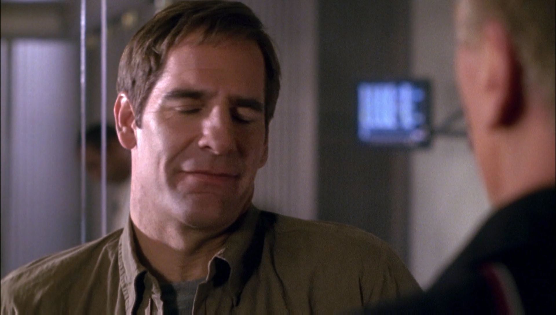 ariane179254_Enterprise_1x01-1x02_BrokenBow_0524.jpg