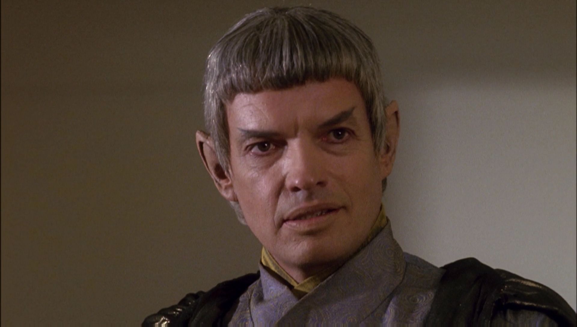ariane179254_Enterprise_1x01-1x02_BrokenBow_0528.jpg