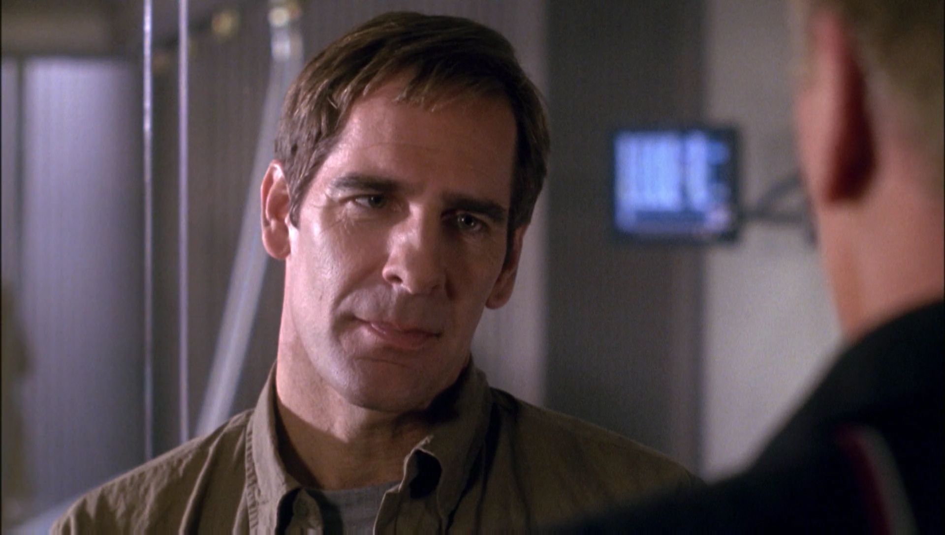 ariane179254_Enterprise_1x01-1x02_BrokenBow_0536.jpg