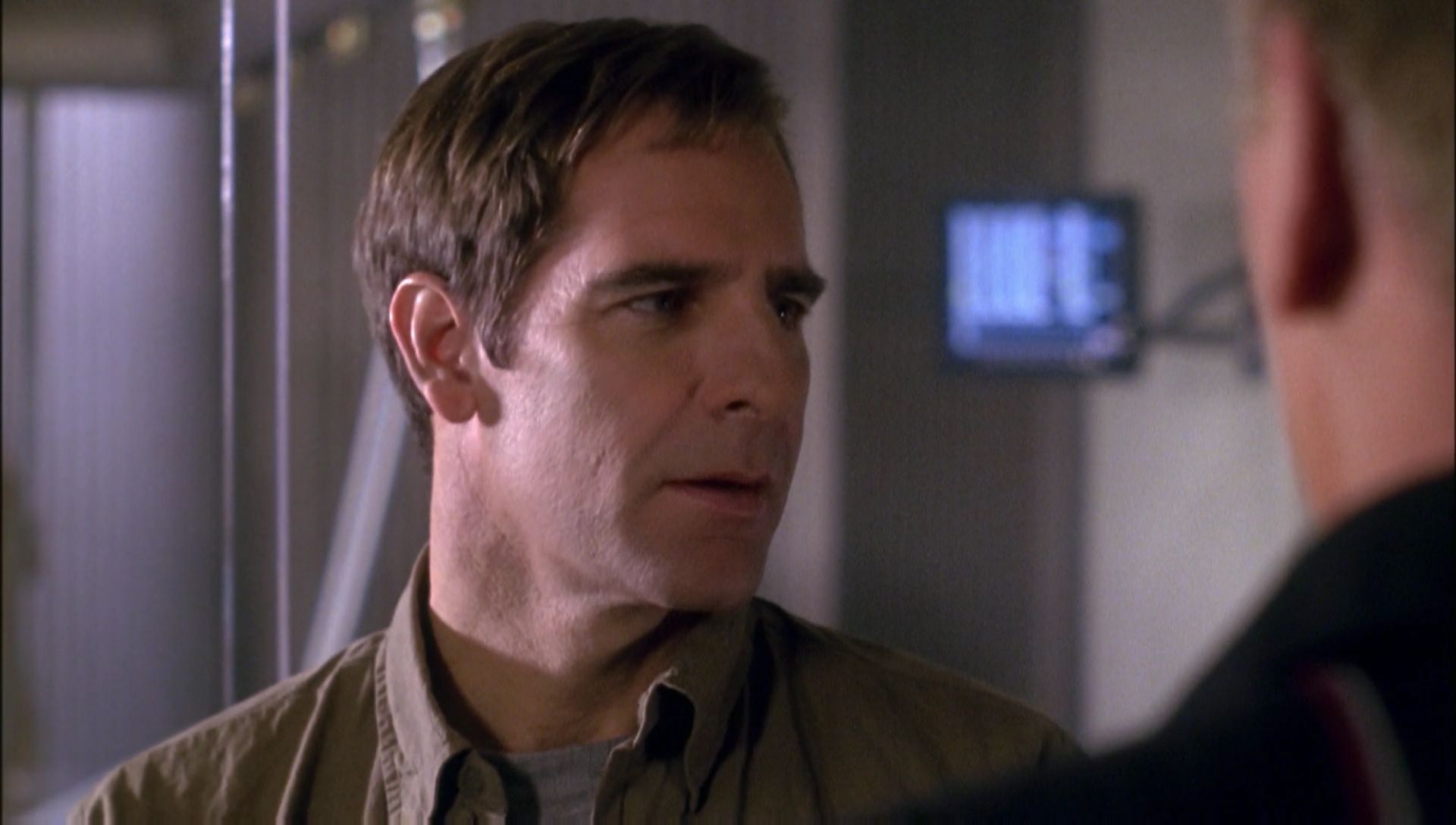 ariane179254_Enterprise_1x01-1x02_BrokenBow_0537.jpg
