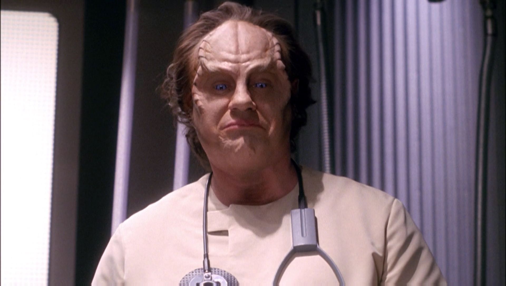 ariane179254_Enterprise_1x01-1x02_BrokenBow_0559.jpg