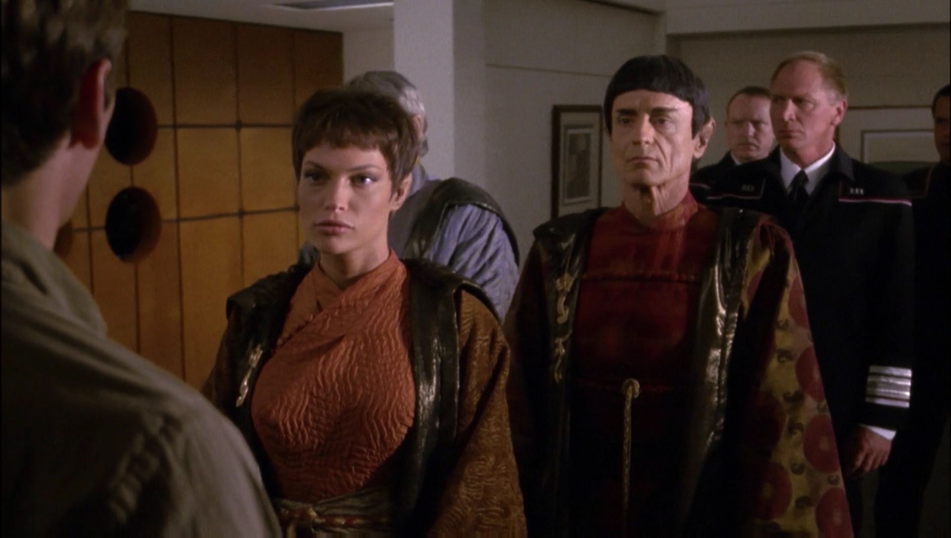 ariane179254_Enterprise_1x01-1x02_BrokenBow_0577.jpg