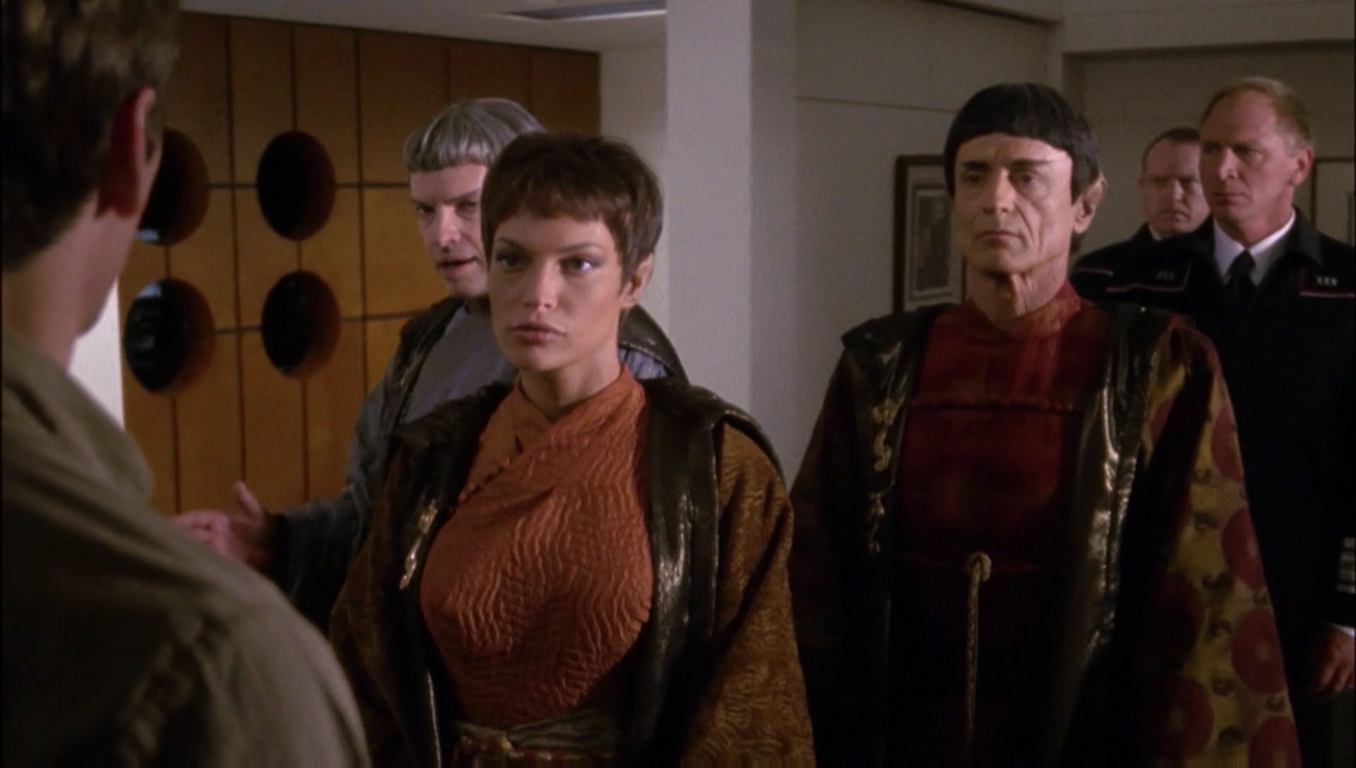 ariane179254_Enterprise_1x01-1x02_BrokenBow_0578.jpg