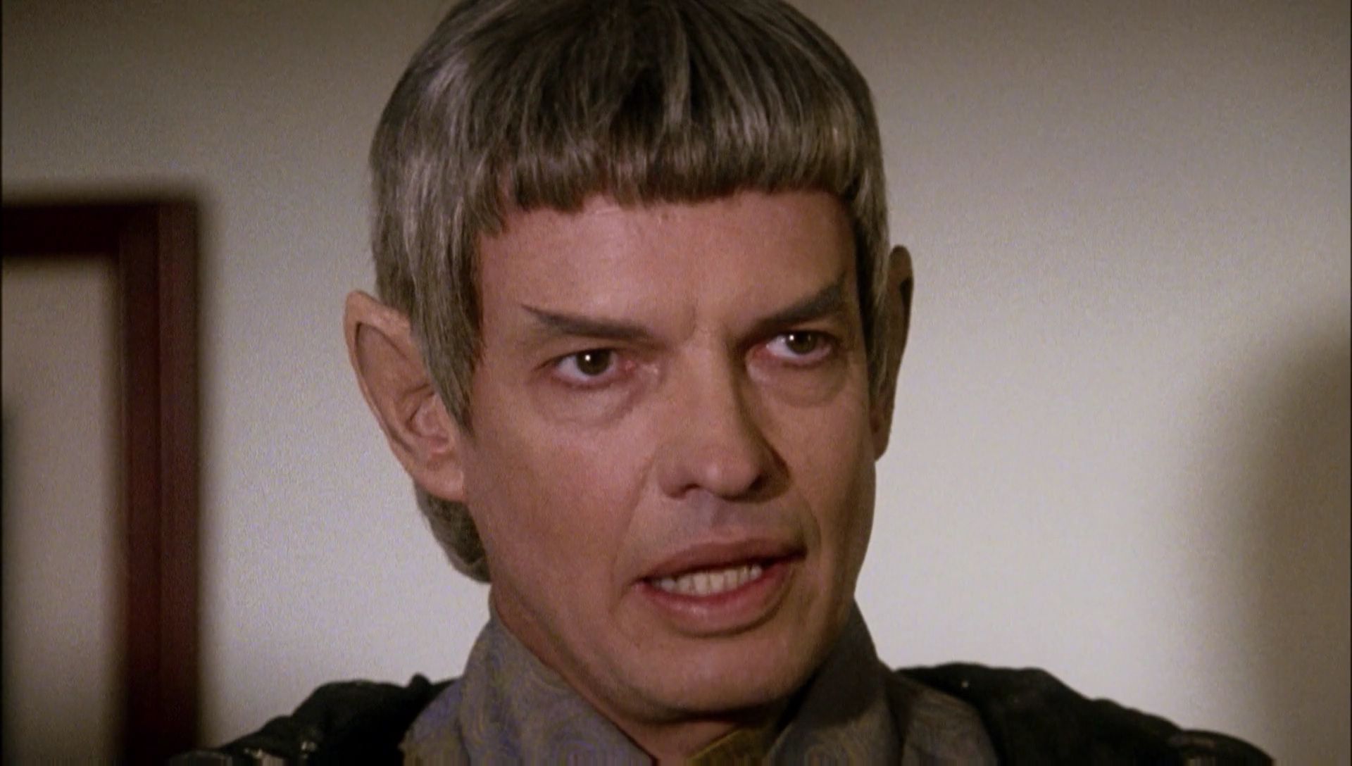 ariane179254_Enterprise_1x01-1x02_BrokenBow_0608.jpg