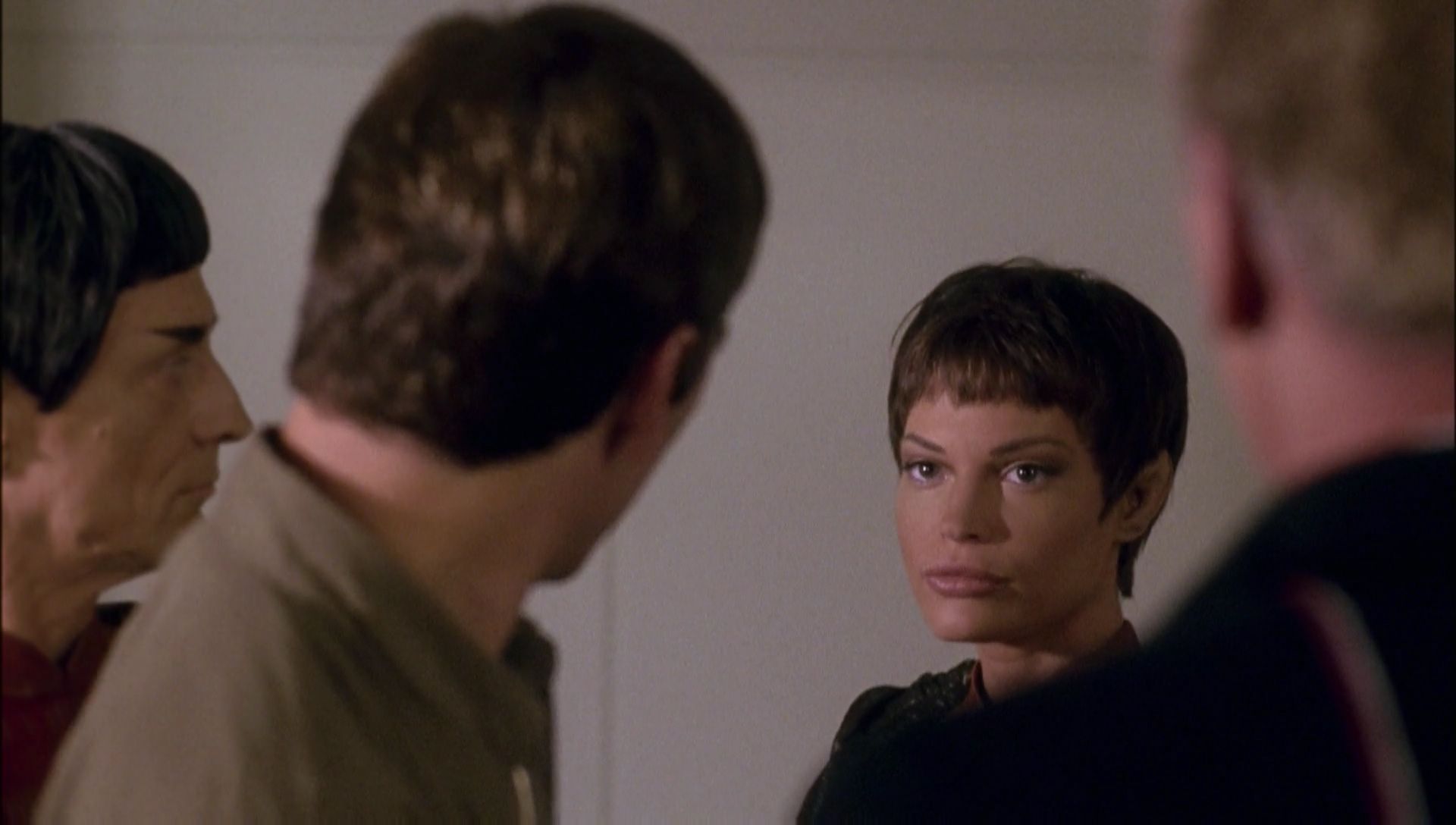 ariane179254_Enterprise_1x01-1x02_BrokenBow_0621.jpg