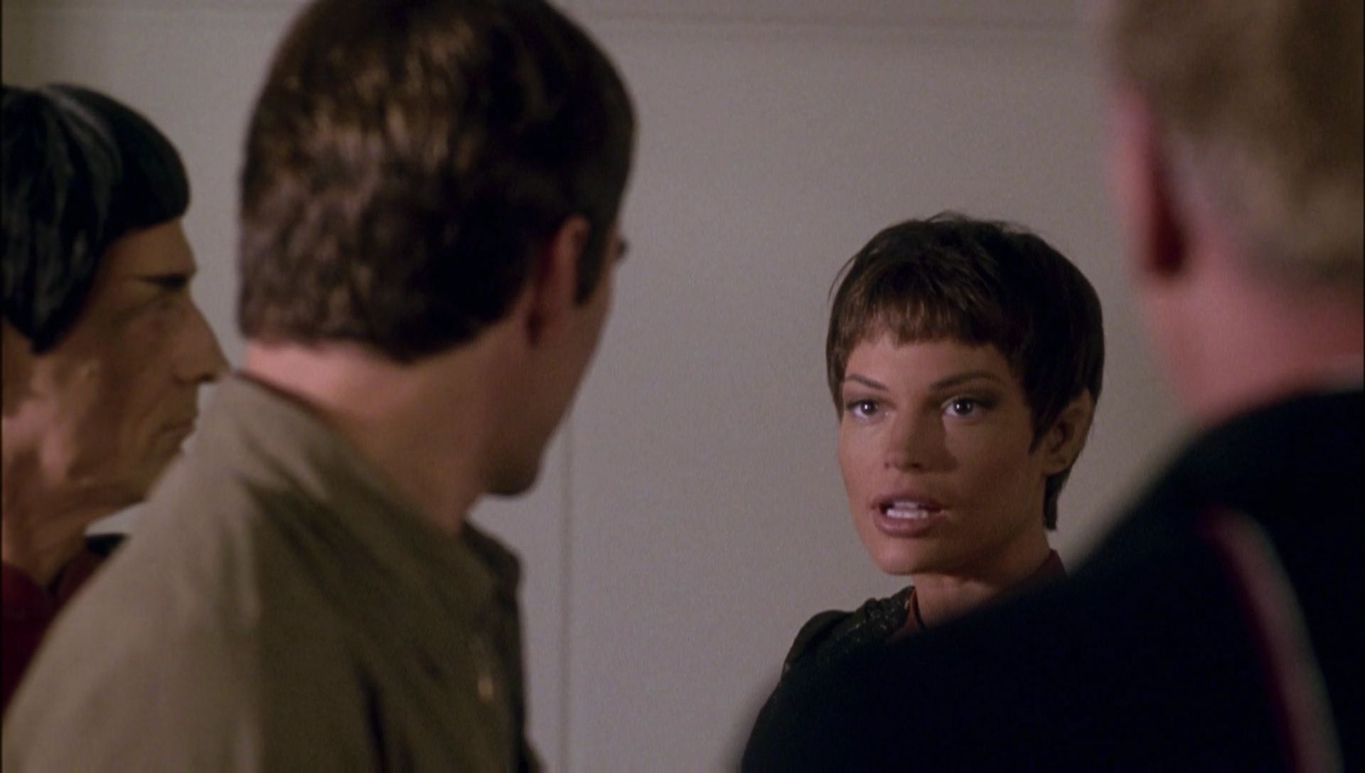 ariane179254_Enterprise_1x01-1x02_BrokenBow_0624.jpg