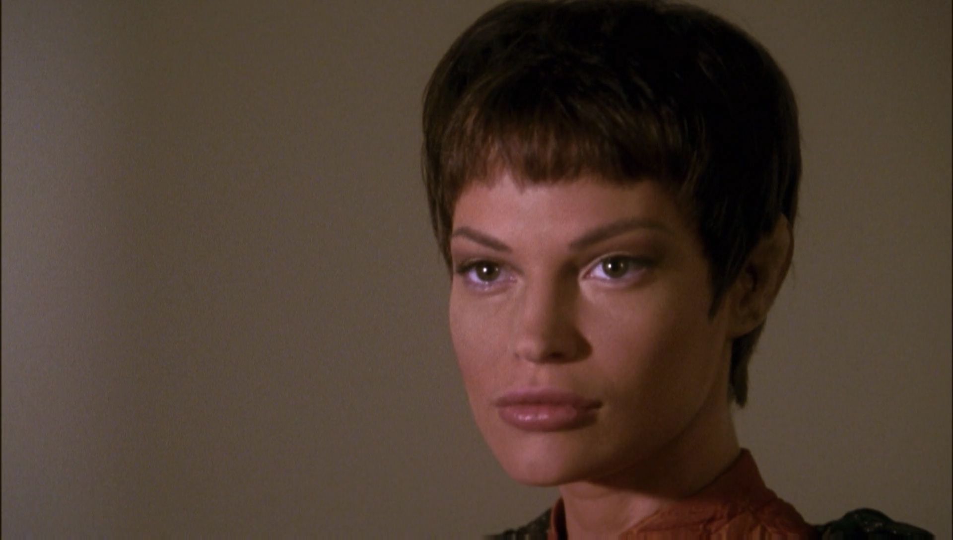 ariane179254_Enterprise_1x01-1x02_BrokenBow_0632.jpg