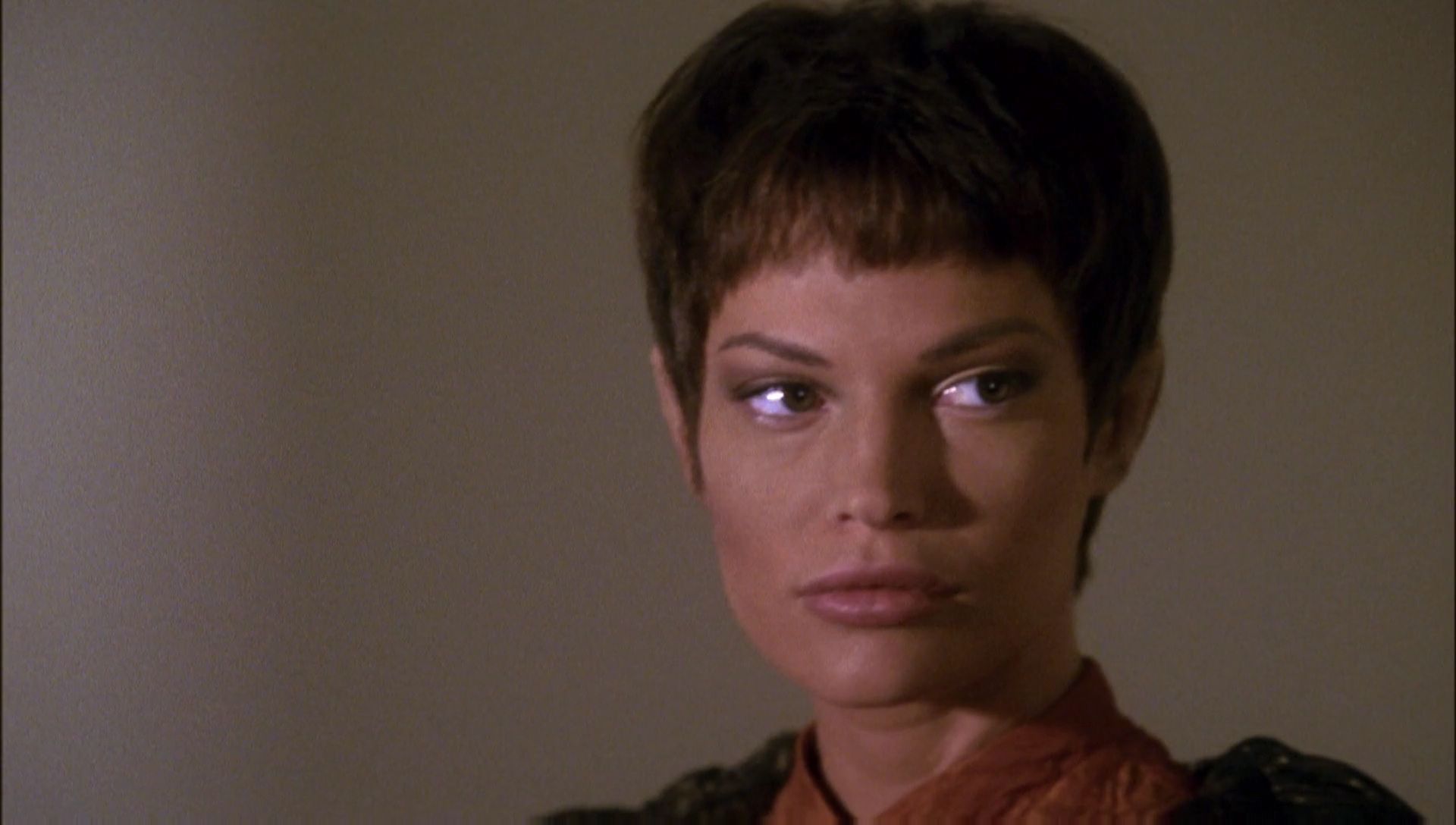 ariane179254_Enterprise_1x01-1x02_BrokenBow_0698.jpg