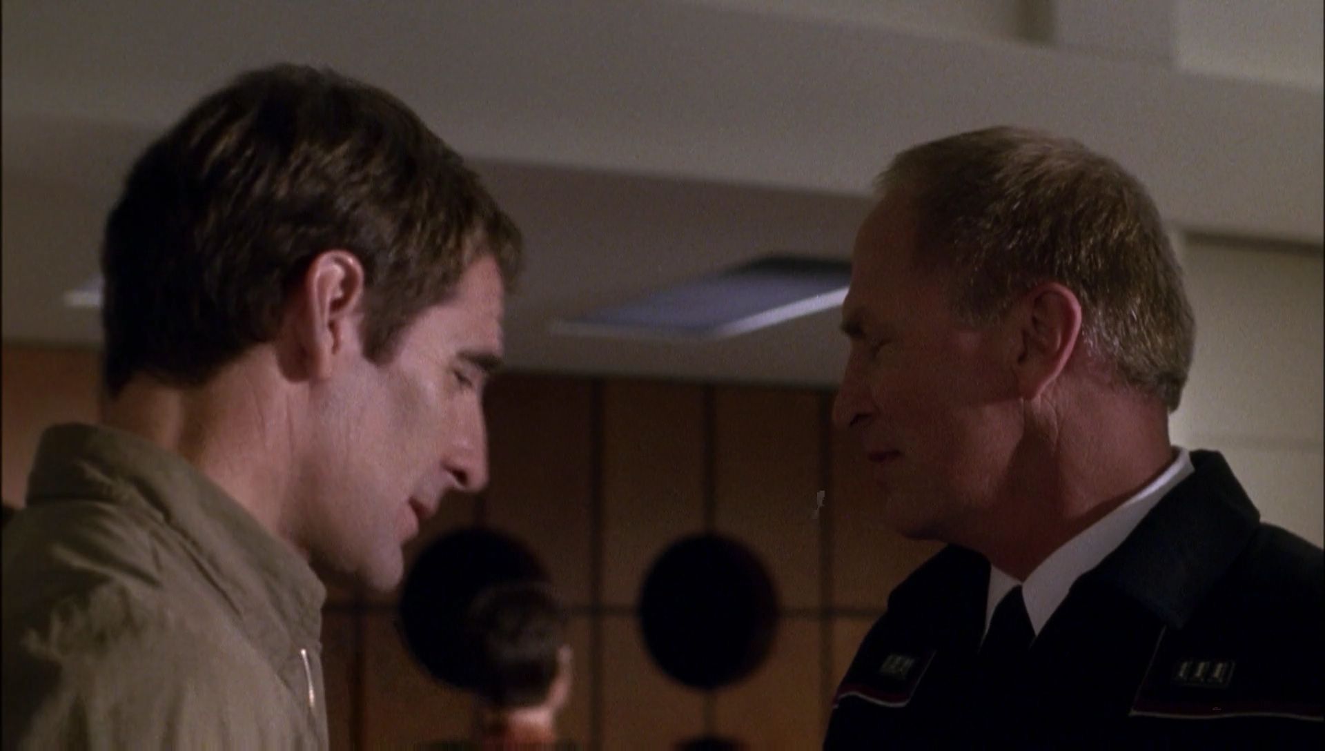 ariane179254_Enterprise_1x01-1x02_BrokenBow_0704.jpg