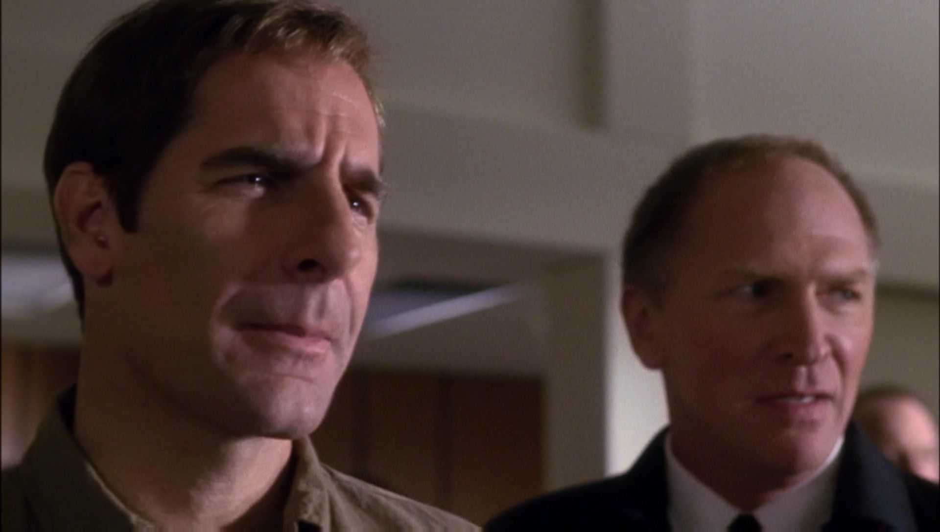 ariane179254_Enterprise_1x01-1x02_BrokenBow_0709.jpg