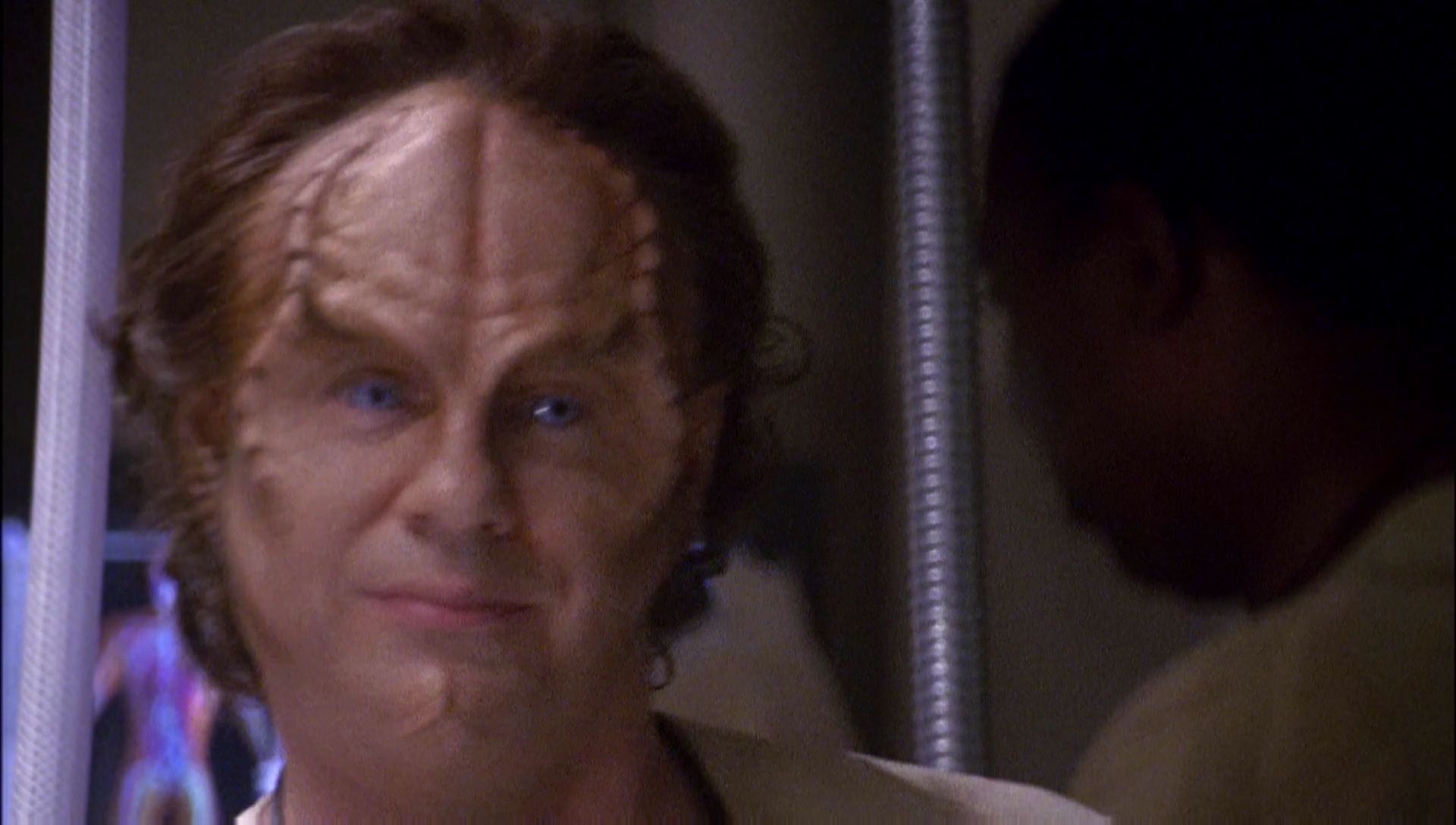 ariane179254_Enterprise_1x01-1x02_BrokenBow_0731.jpg