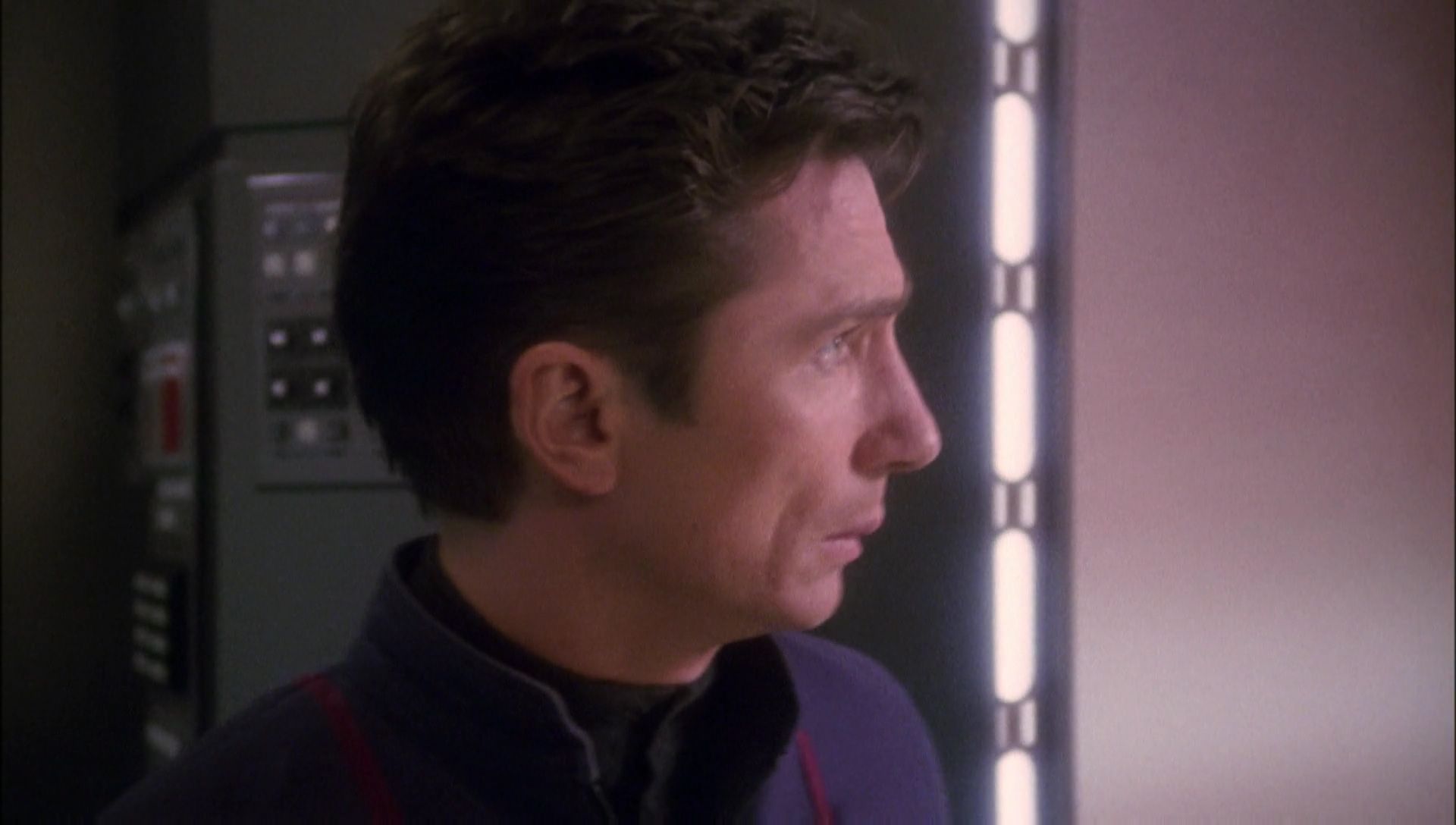 ariane179254_Enterprise_1x01-1x02_BrokenBow_0761.jpg