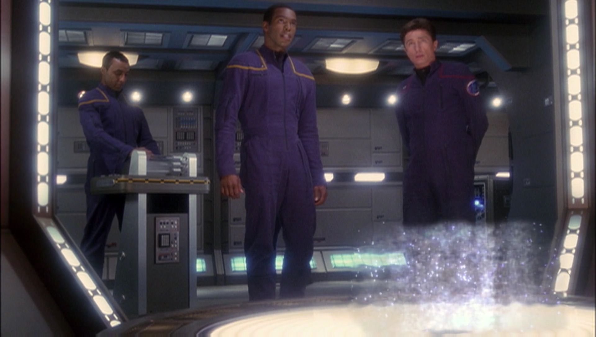 ariane179254_Enterprise_1x01-1x02_BrokenBow_0764.jpg