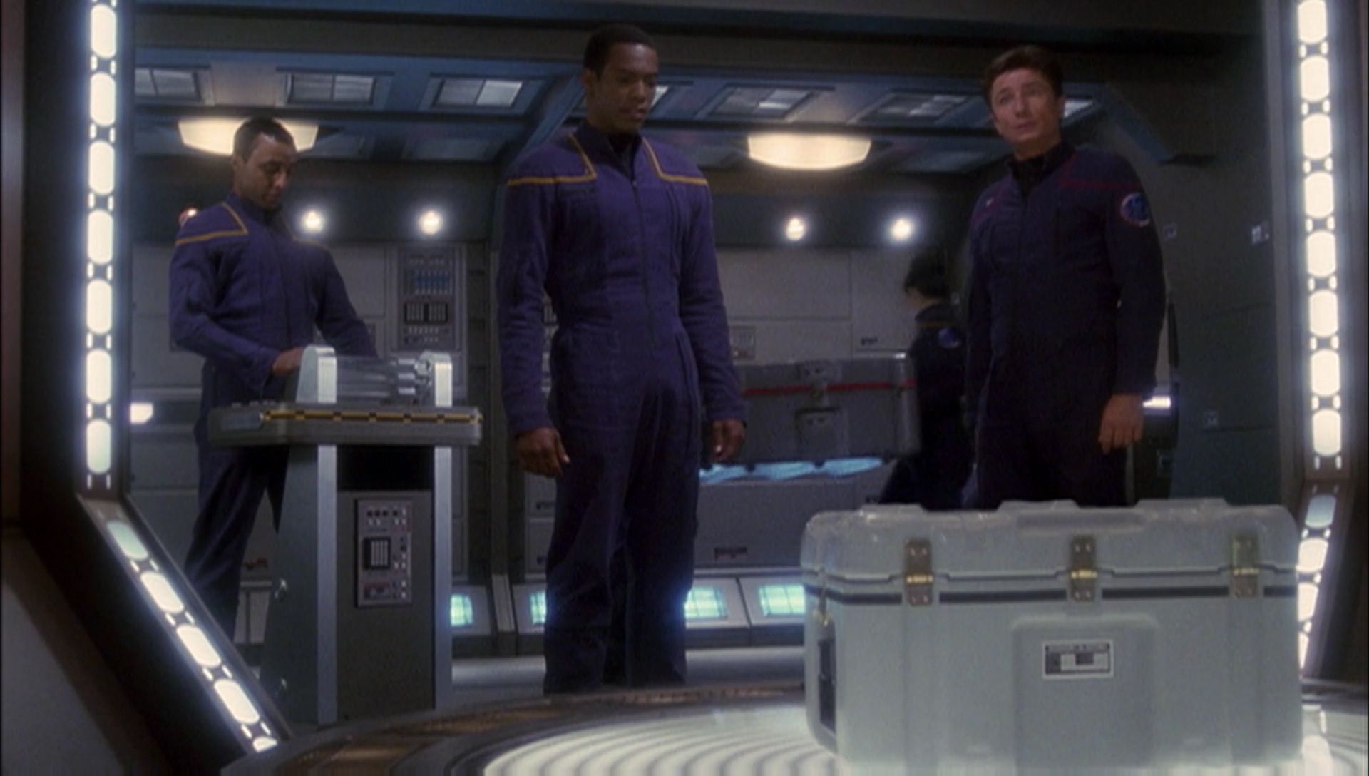 ariane179254_Enterprise_1x01-1x02_BrokenBow_0769.jpg