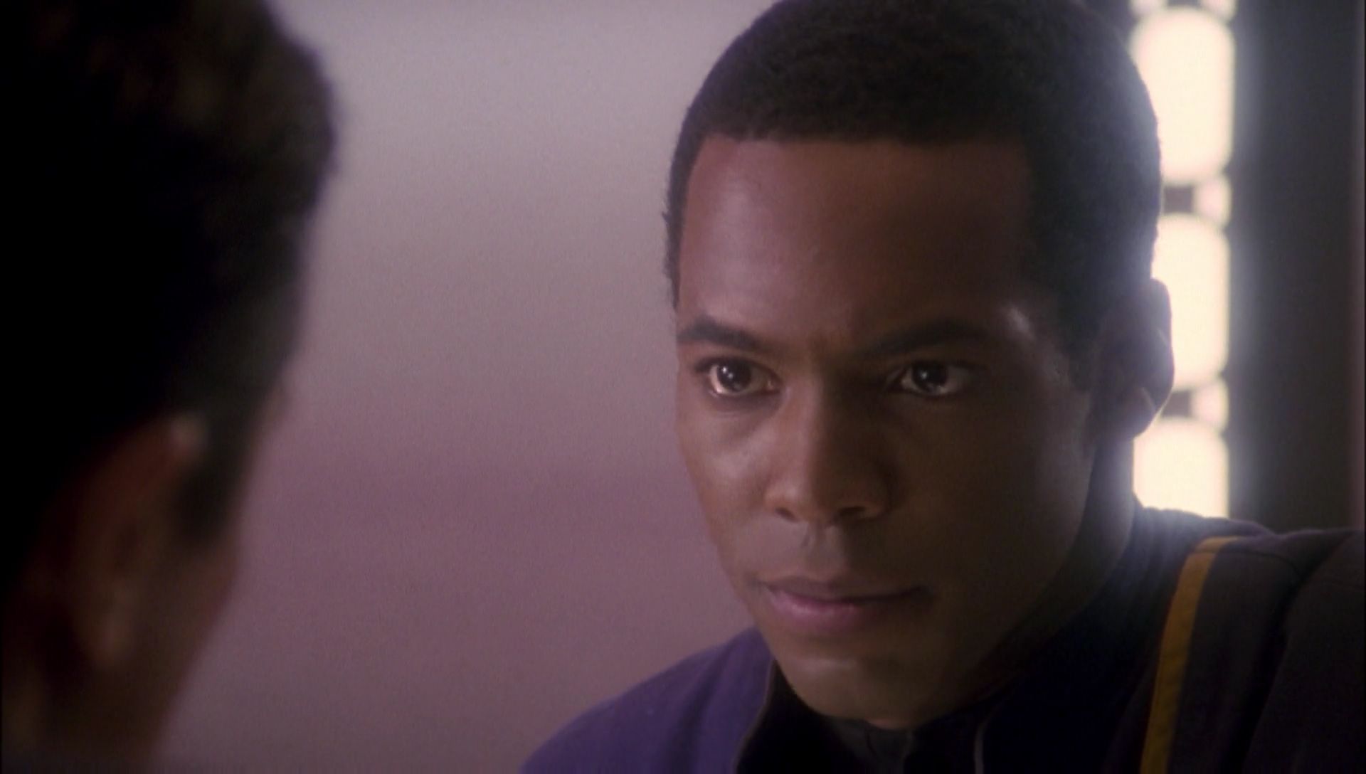 ariane179254_Enterprise_1x01-1x02_BrokenBow_0800.jpg