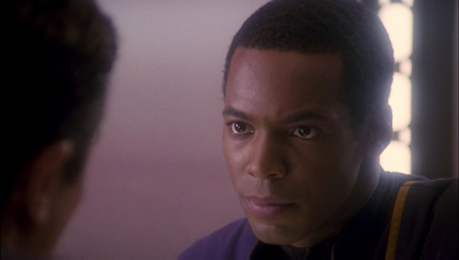 ariane179254_Enterprise_1x01-1x02_BrokenBow_0801.jpg