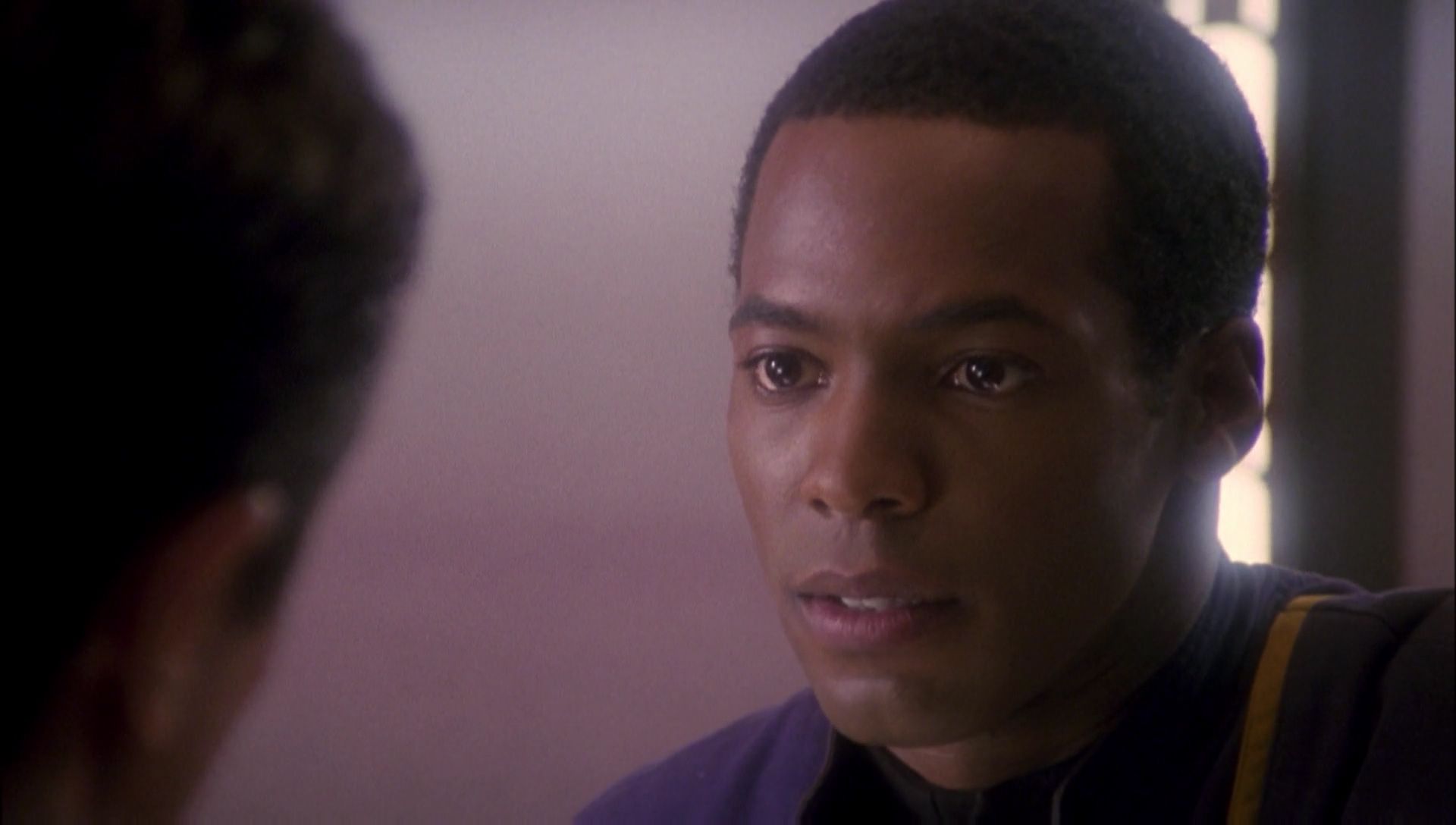 ariane179254_Enterprise_1x01-1x02_BrokenBow_0808.jpg