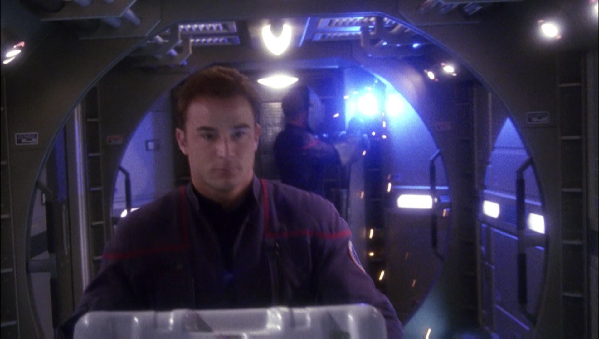 ariane179254_Enterprise_1x01-1x02_BrokenBow_0809.jpg