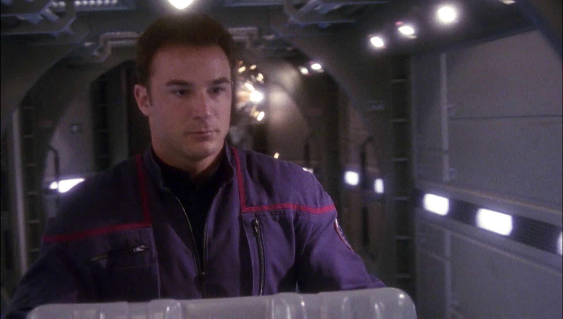ariane179254_Enterprise_1x01-1x02_BrokenBow_0810.jpg