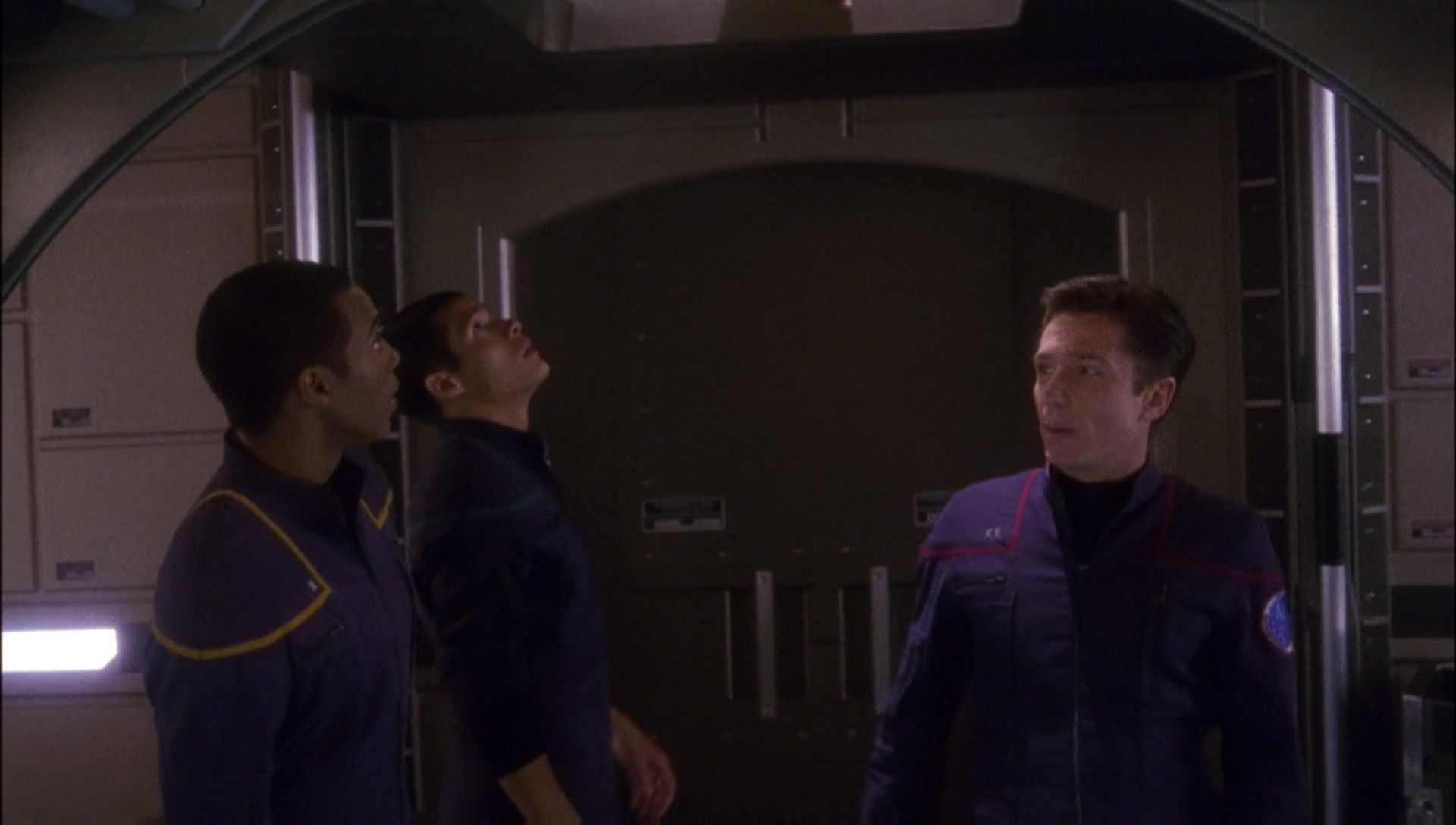 ariane179254_Enterprise_1x01-1x02_BrokenBow_0818.jpg