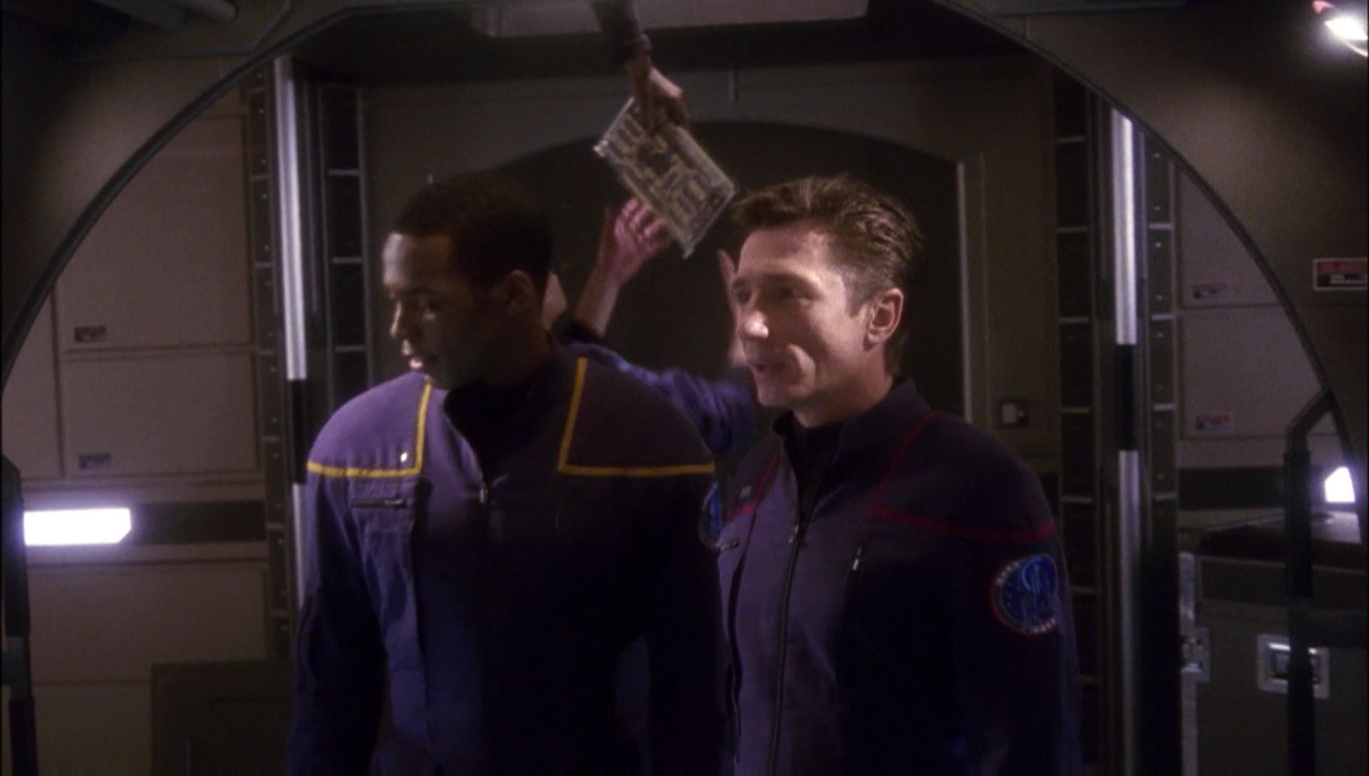 ariane179254_Enterprise_1x01-1x02_BrokenBow_0820.jpg