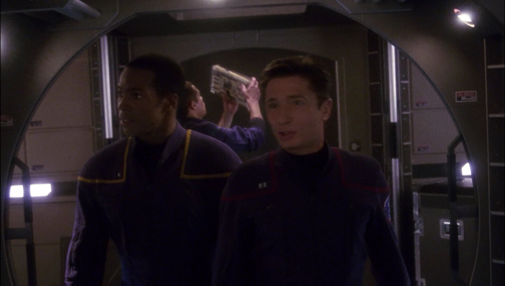 ariane179254_Enterprise_1x01-1x02_BrokenBow_0821.jpg